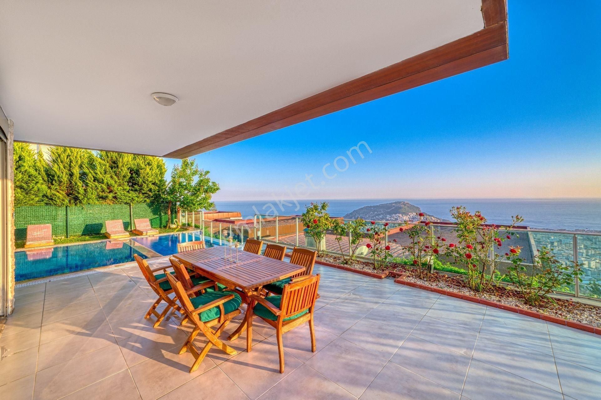 Alanya Bektaş’ta Panoramik Manzaralı, Özel Havuzlu 5+1 Lüks Tripleks Villa - Görsel 18