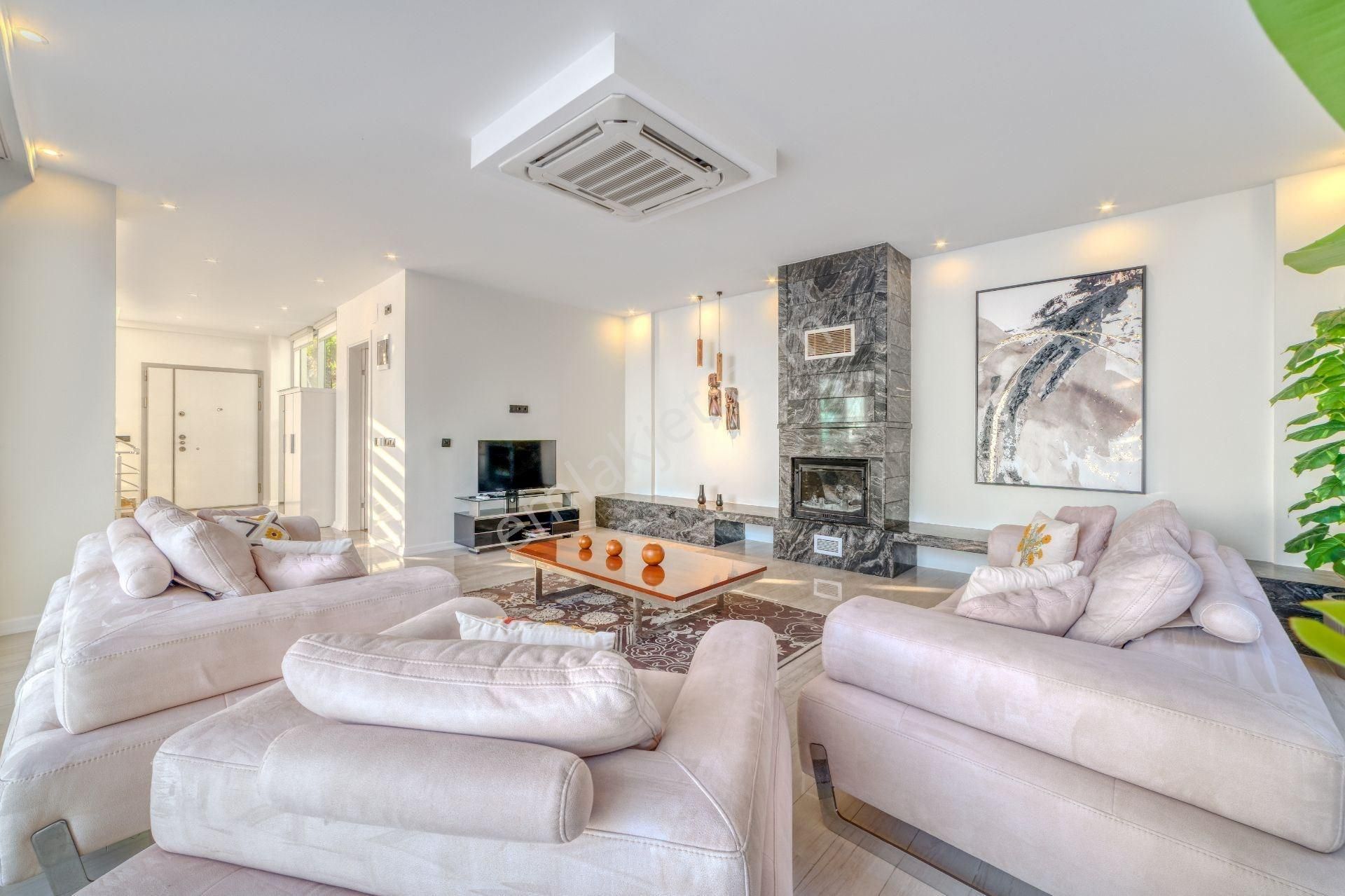 Alanya Bektaş’ta Panoramik Manzaralı, Özel Havuzlu 5+1 Lüks Tripleks Villa - Görsel 4