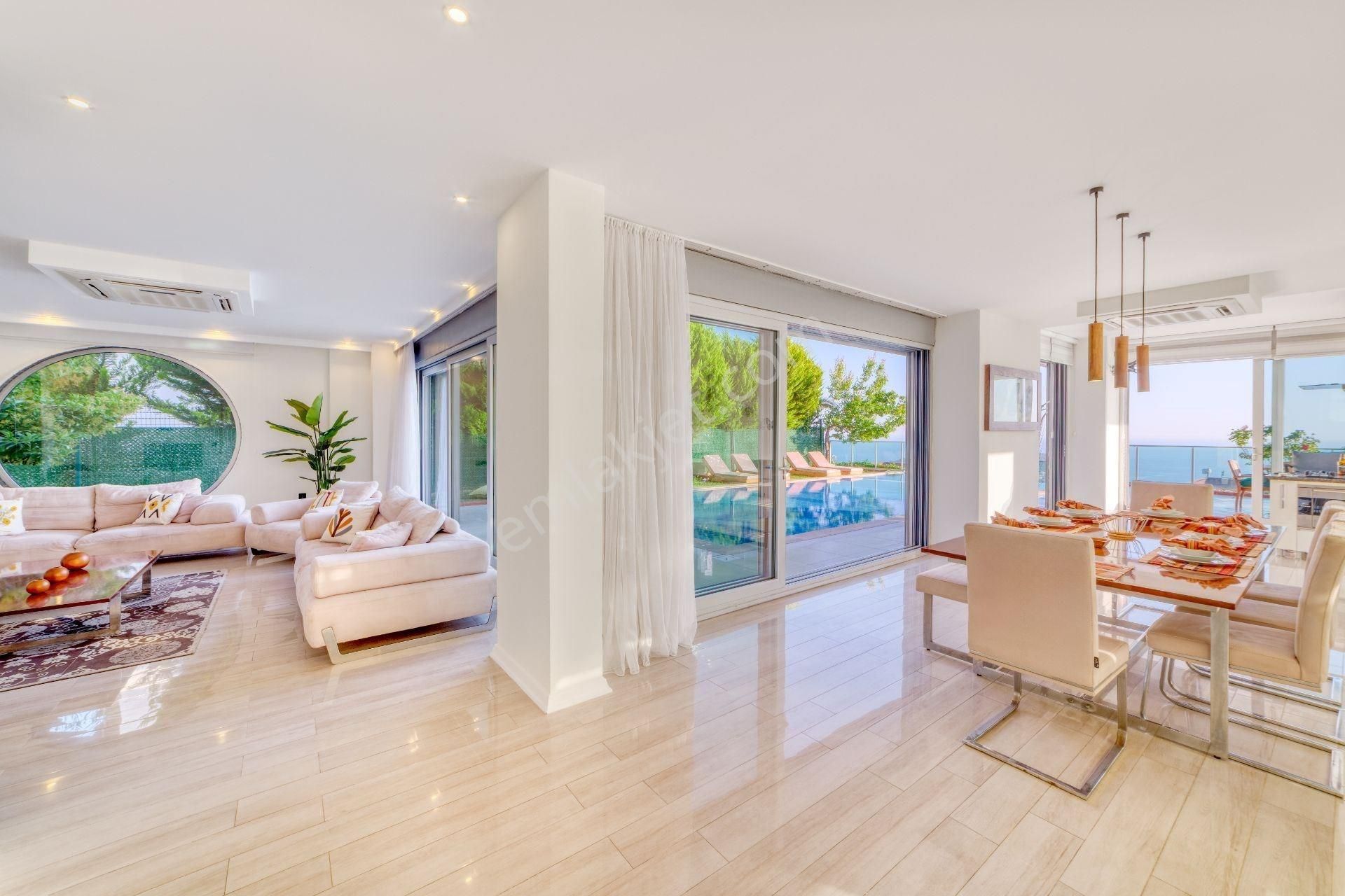 Alanya Bektaş’ta Panoramik Manzaralı, Özel Havuzlu 5+1 Lüks Tripleks Villa - Görsel 9