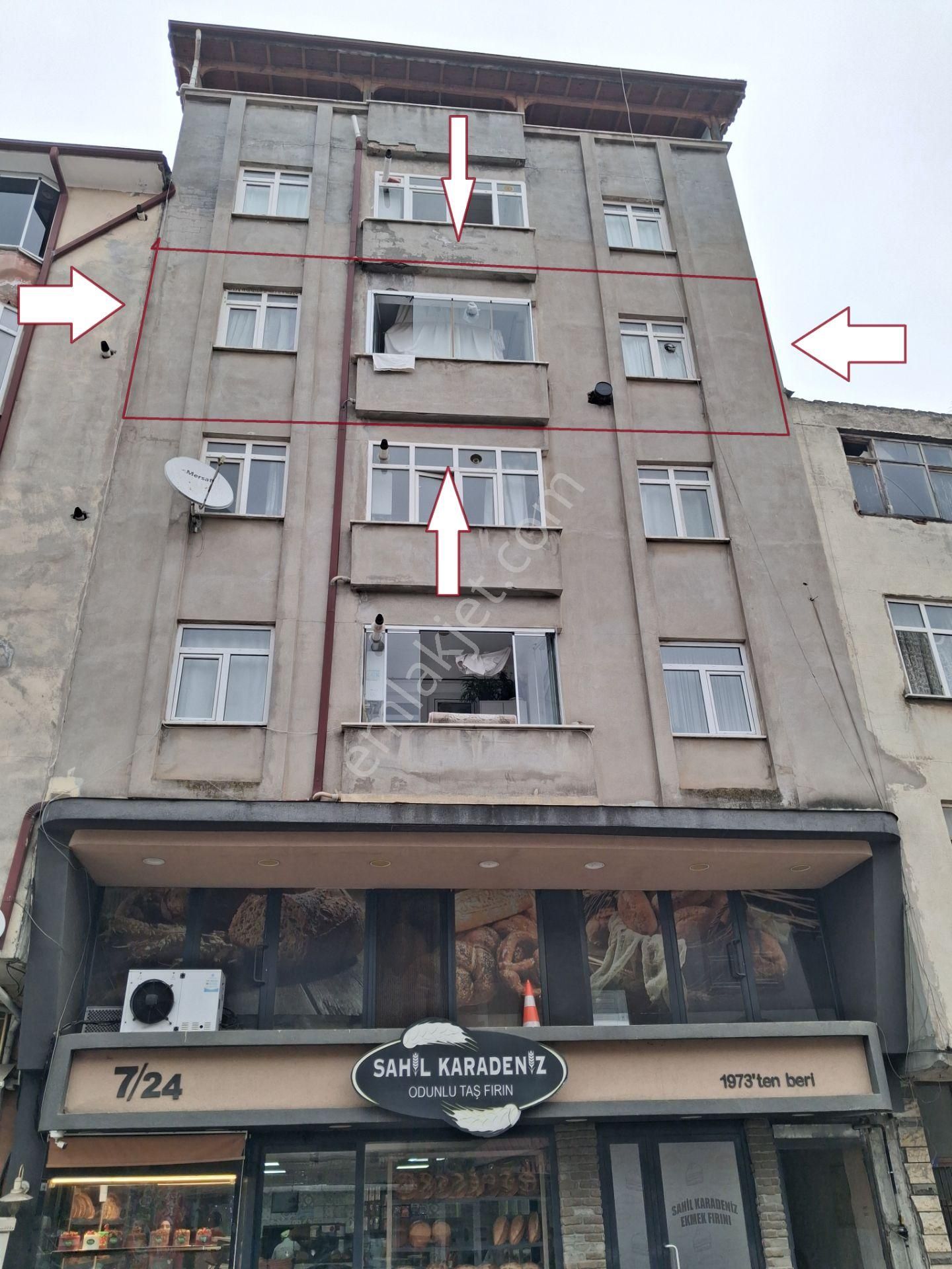 Karasu Merkezde 3+1 Geniş Satılık Daire - Görsel 25