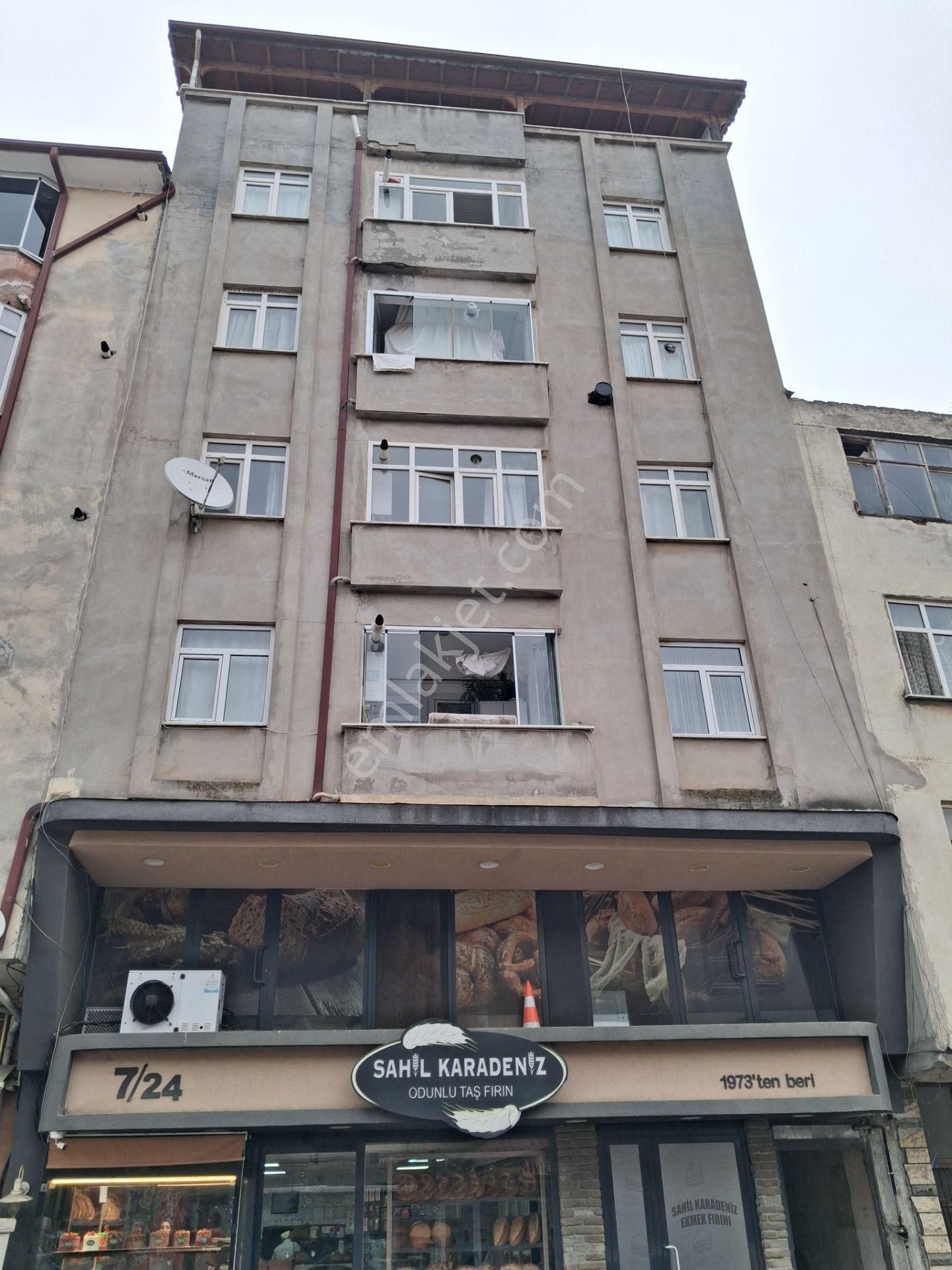 Karasu Merkezde 3+1 Geniş Satılık Daire - Görsel 26