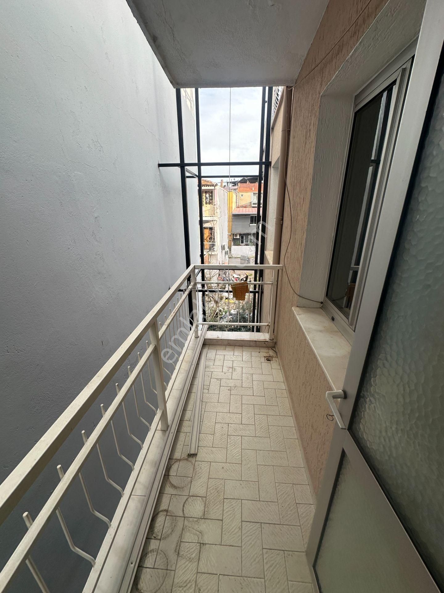 Çalışkan__dan Karabağlar Aydın Mah. Doğalgazlı 3+1 Kiralık Daire - Görsel 9