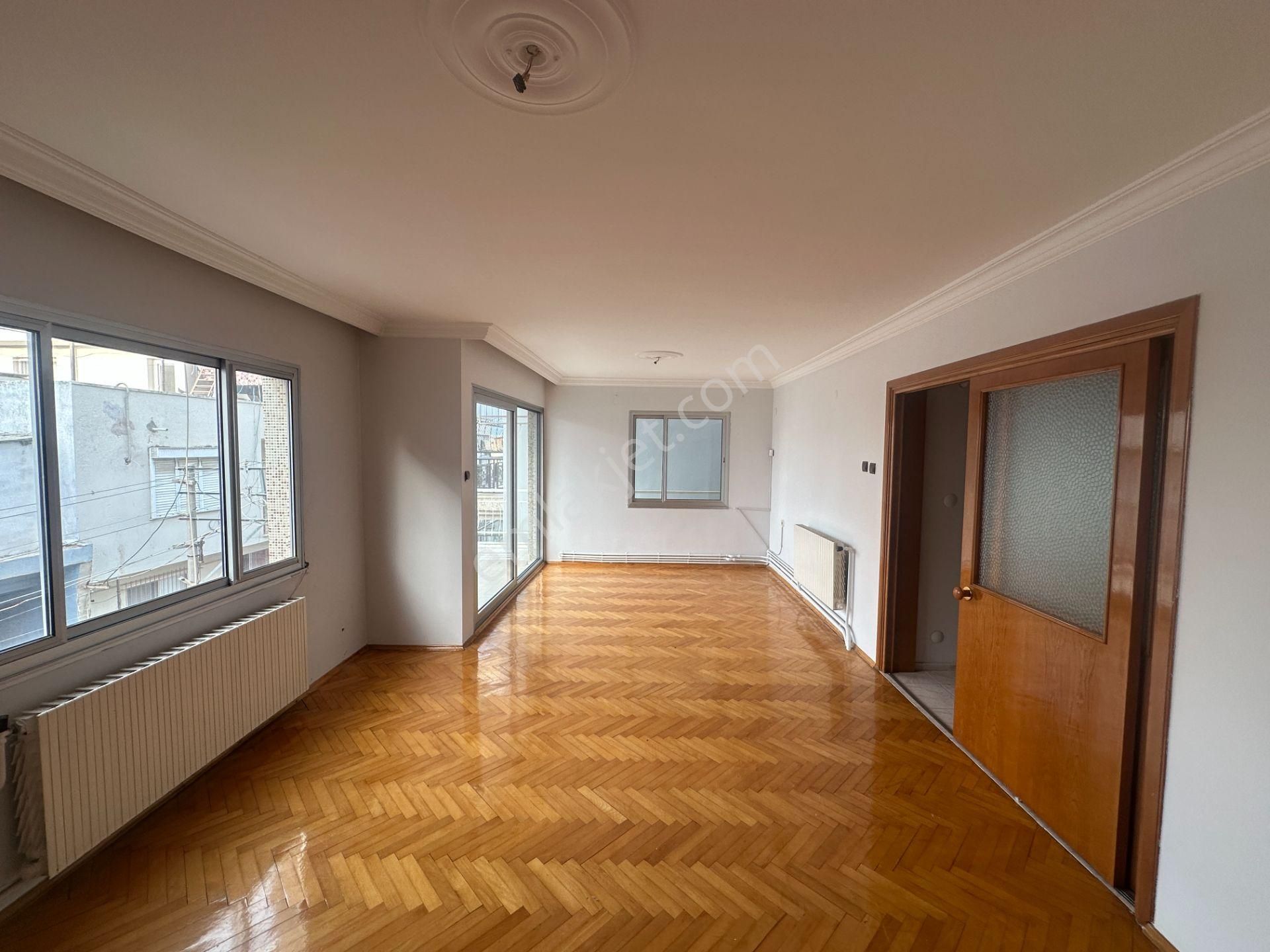 Çalışkan__dan Karabağlar Aydın Mah. Doğalgazlı 3+1 Kiralık Daire