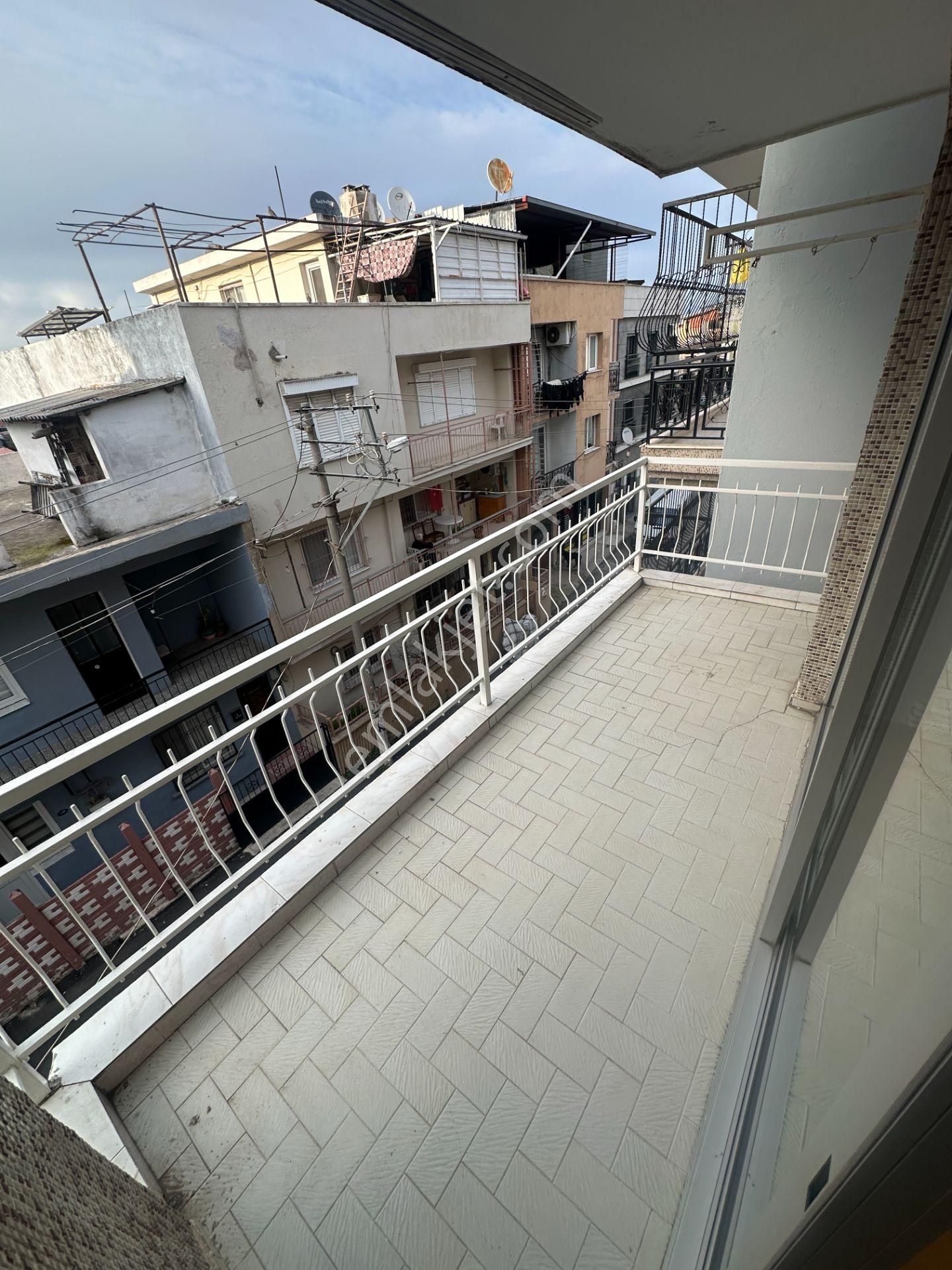 Çalışkan__dan Karabağlar Aydın Mah. Doğalgazlı 3+1 Kiralık Daire - Görsel 13