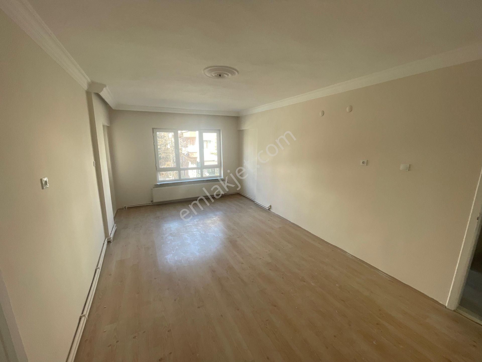 Sincan Tandoğan Mahalllesinde Çarşıya Yakın 3+1 Kiralık Daire - Görsel 6