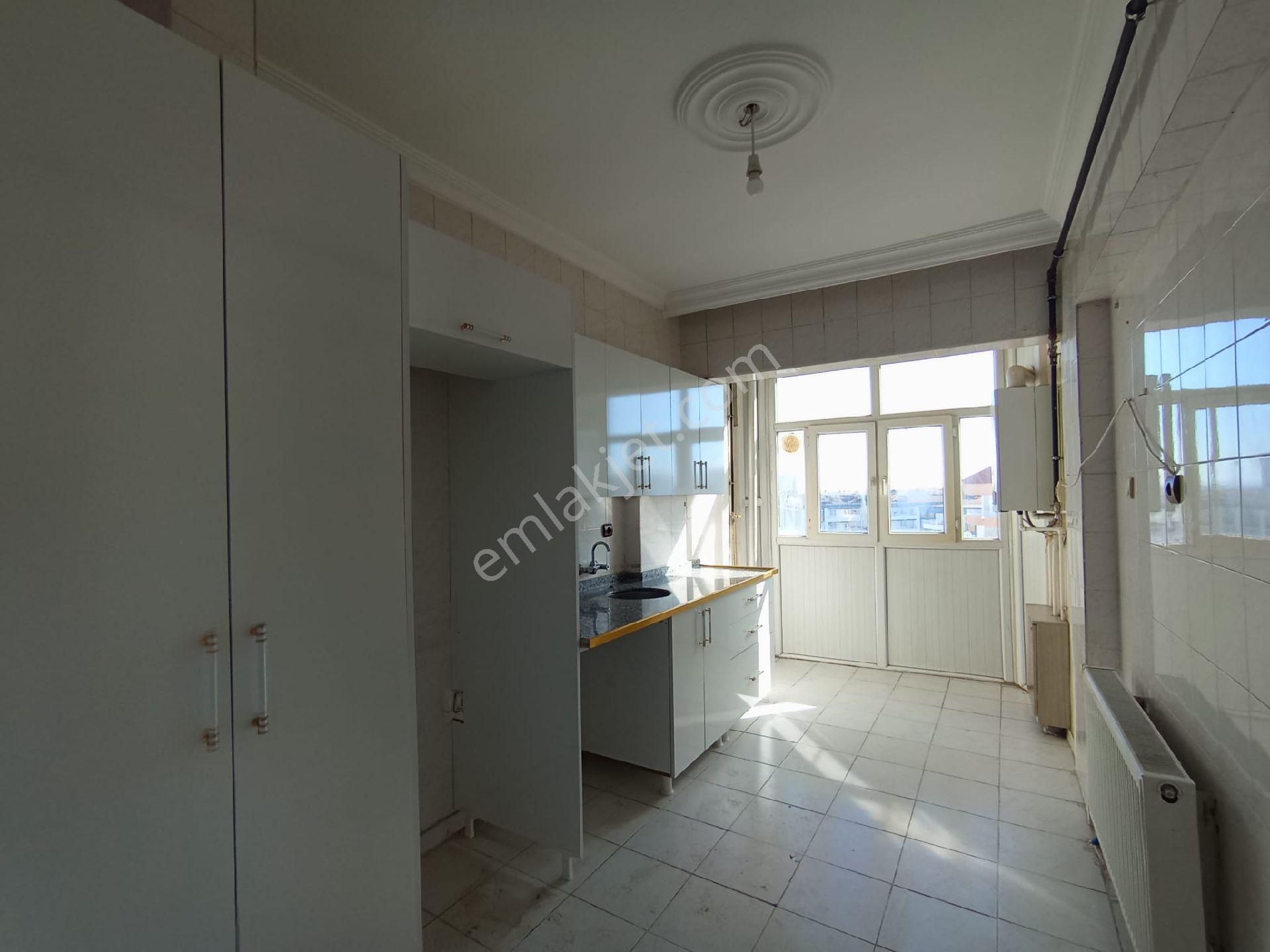Ceylanlar Avm Civarı Hasarsız Kat İrtifakı 3+1 Ferah Cepheli Çatılı Siteli Daire Son Fırsat - Görsel 2