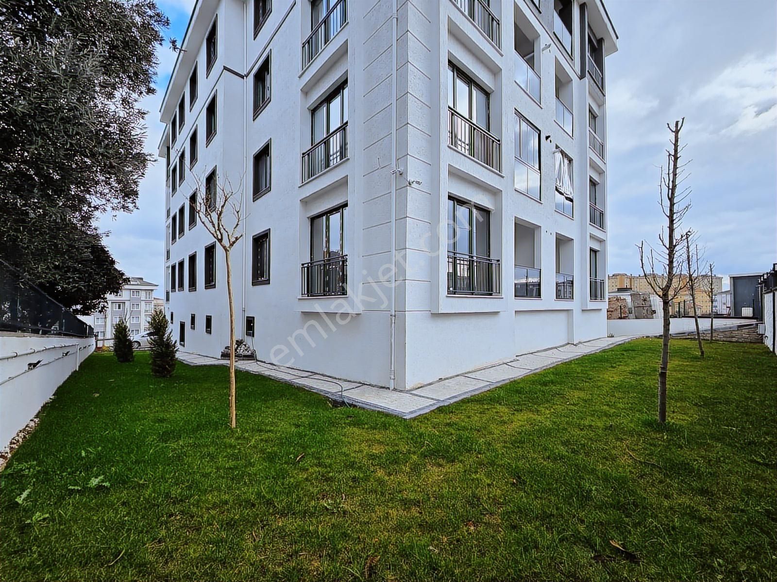Büyükçekmece Muratçeşmede Göl & Deniz Manzaralı Lüks 3+1 Satılık - Görsel 12