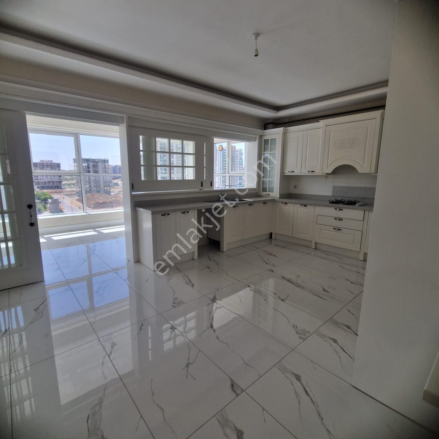 Rota Dan Tekel Kavşagında 3+1 Satılık Lüks Daire