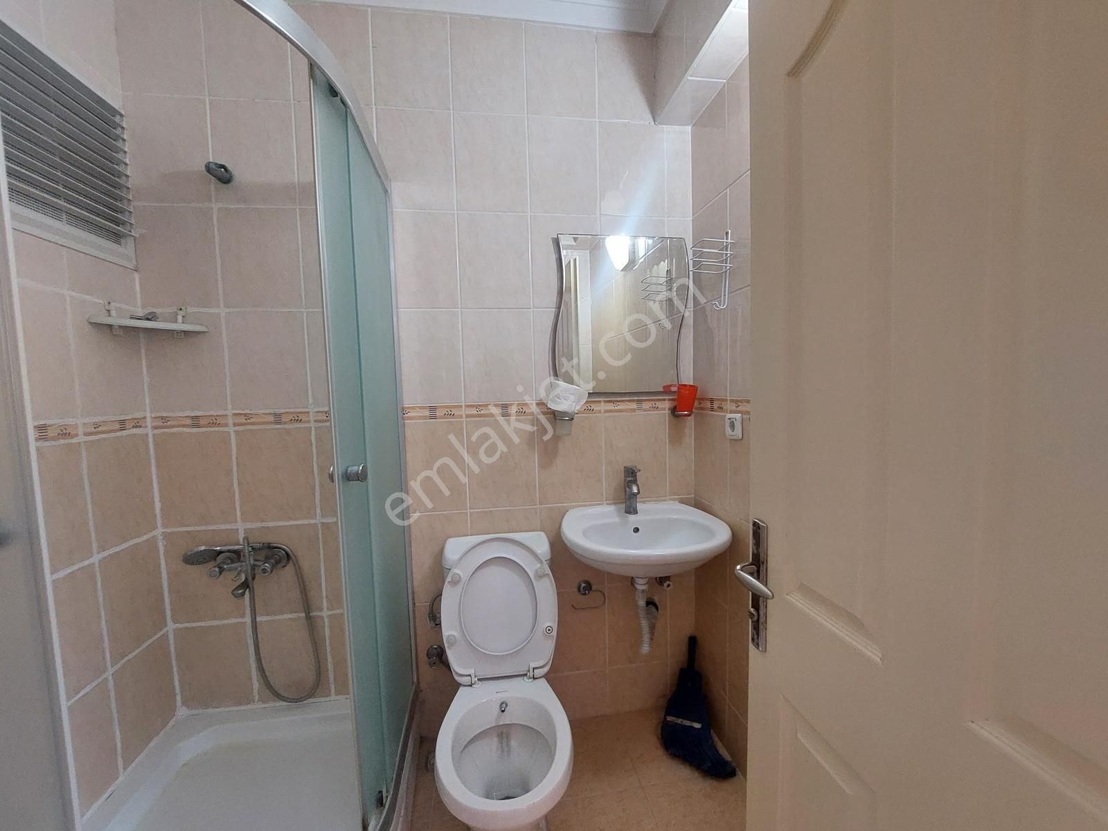 Kuşadası Merkezde Geniş 2+1 Kapılı Mütfak Kiralık Daire - Görsel 16