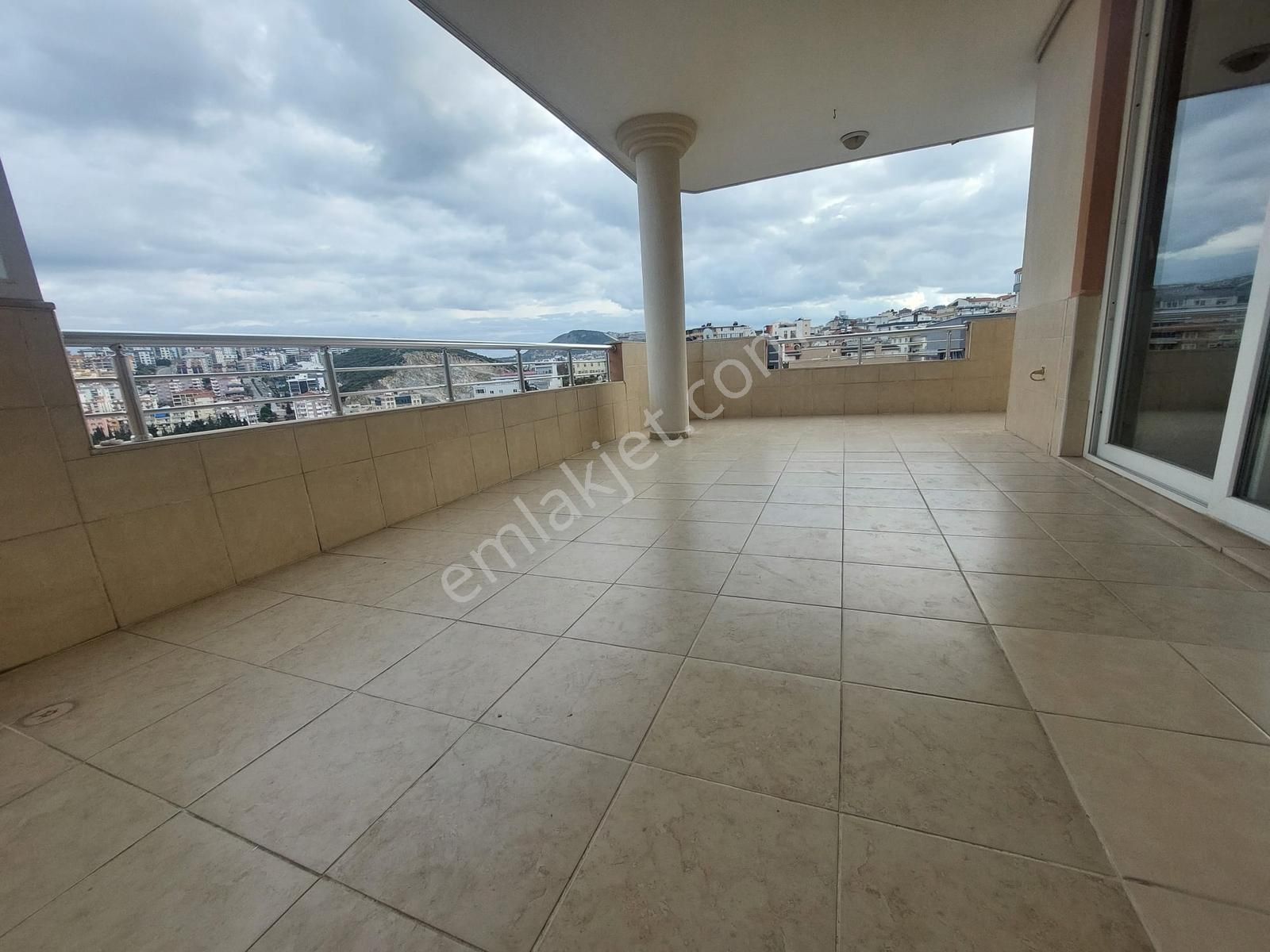 Kuşadası Merkezde Geniş 2+1 Kapılı Mütfak Kiralık Daire - Görsel 8