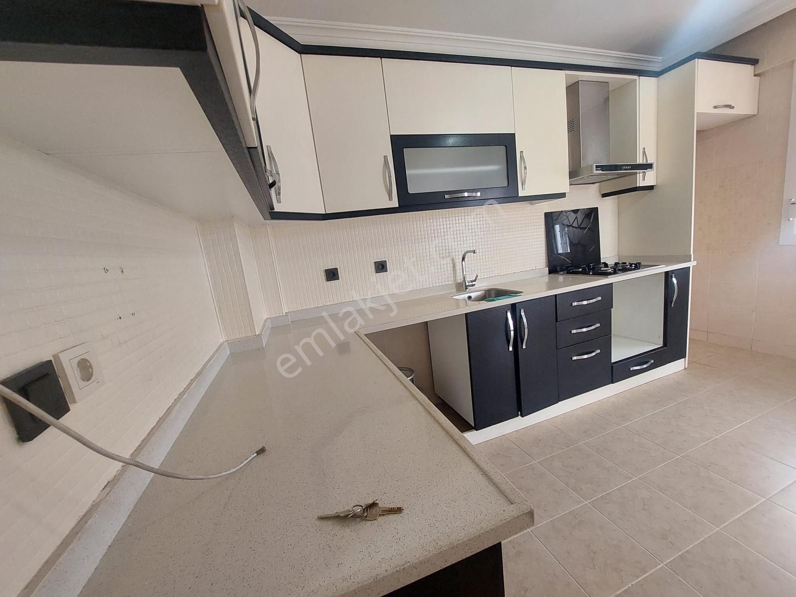 Kuşadası Merkezde Geniş 2+1 Kapılı Mütfak Kiralık Daire - Görsel 13