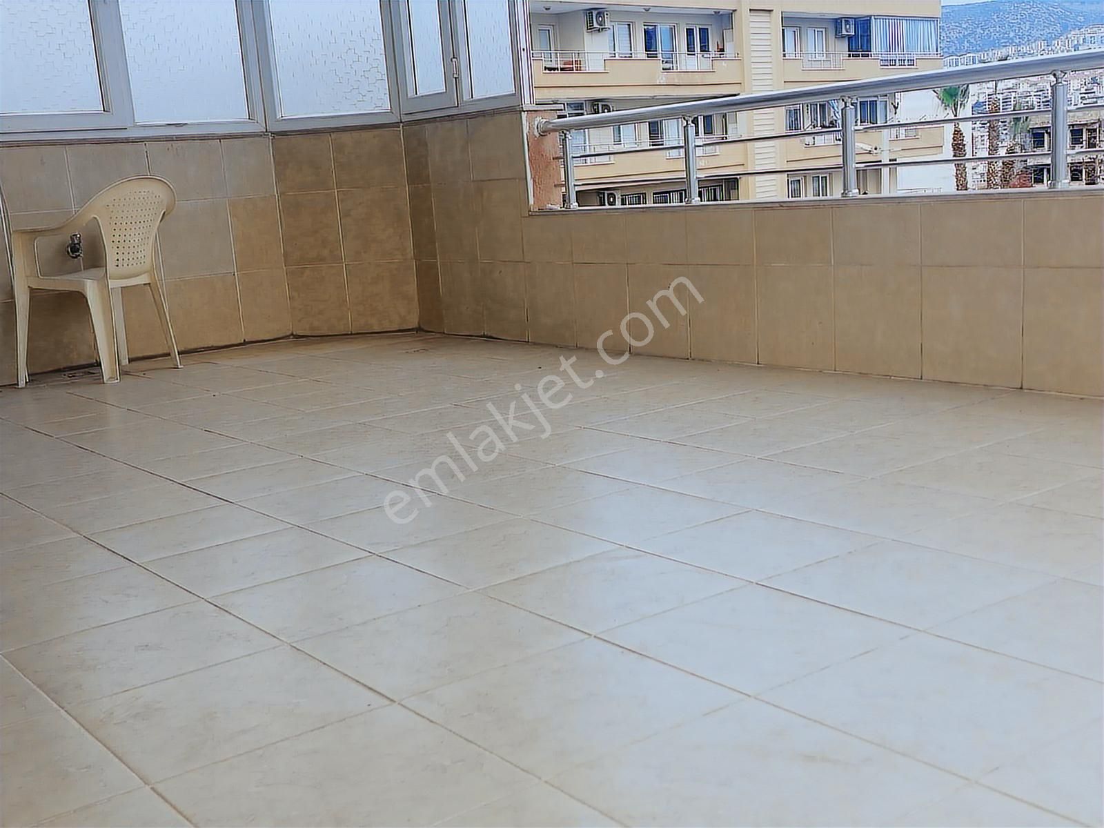 Kuşadası Merkezde Geniş 2+1 Kapılı Mütfak Kiralık Daire - Görsel 15