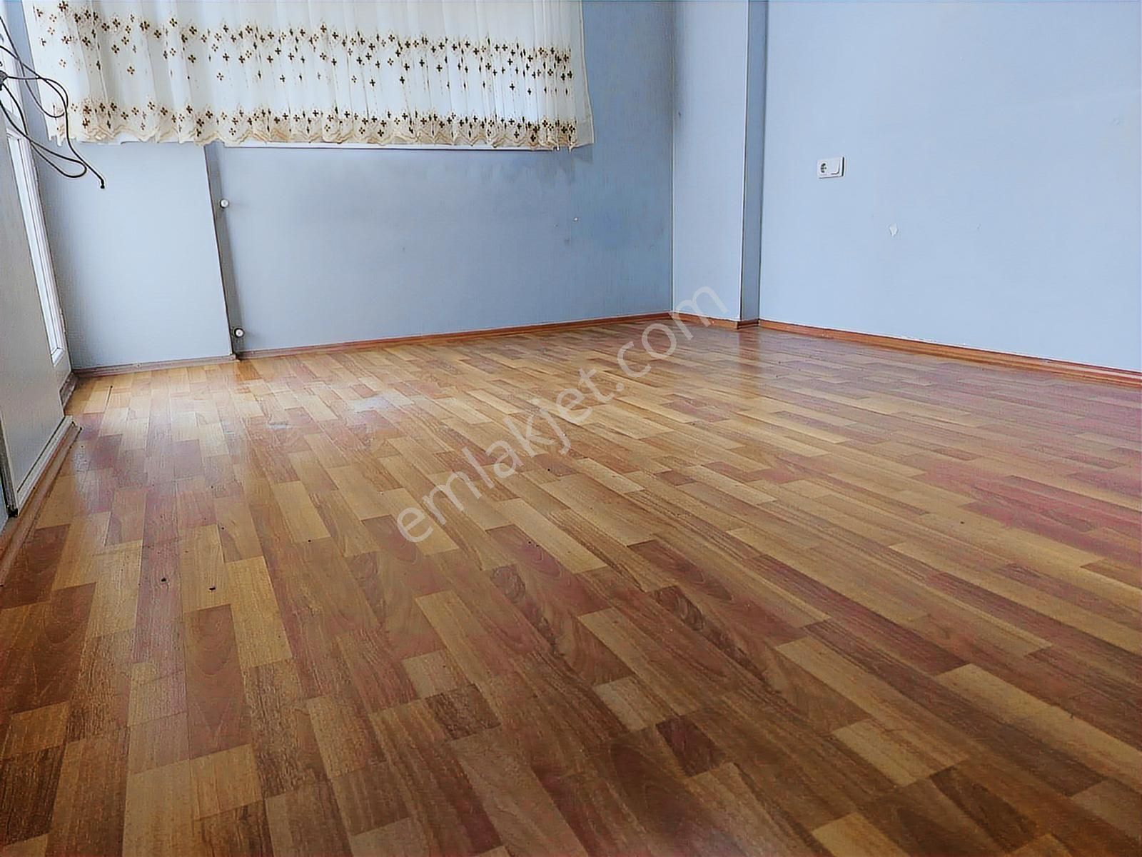 Kuşadası Merkezde Geniş 2+1 Kapılı Mütfak Kiralık Daire - Görsel 2