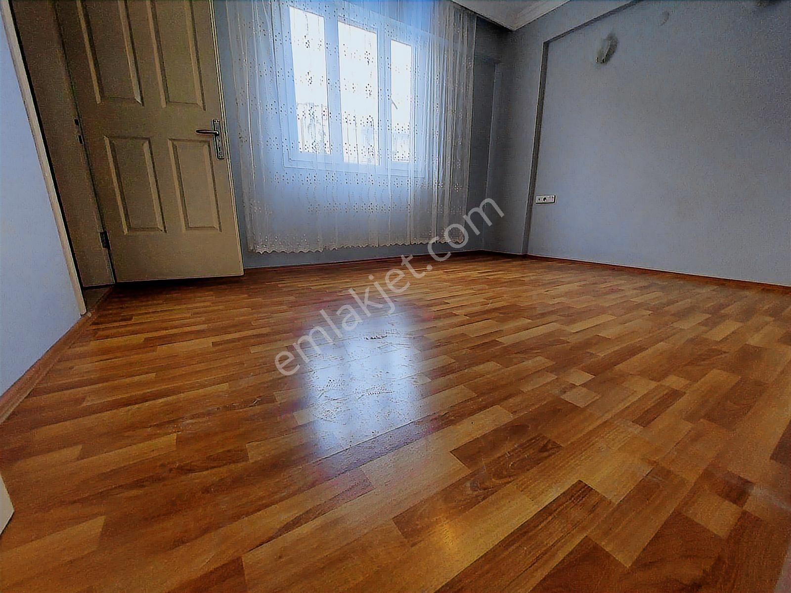 Kuşadası Merkezde Geniş 2+1 Kapılı Mütfak Kiralık Daire - Görsel 5