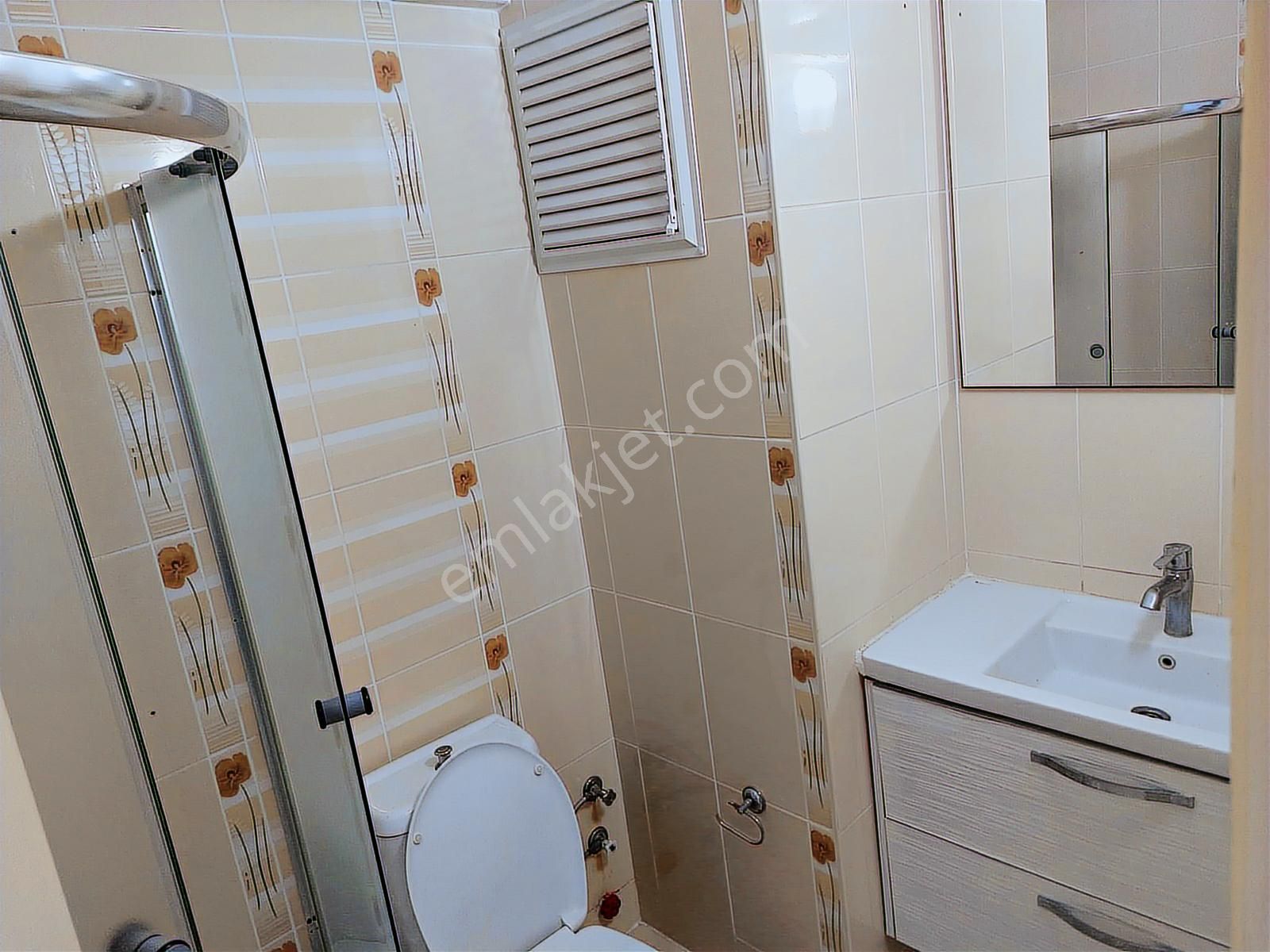 Kuşadası Merkezde Geniş 2+1 Kapılı Mütfak Kiralık Daire - Görsel 18