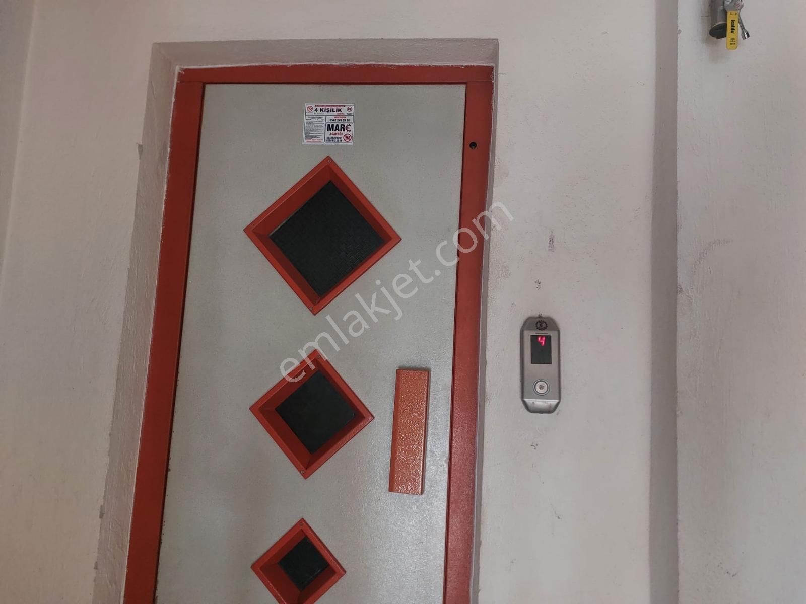 Kuşadası Merkezde Geniş 2+1 Kapılı Mütfak Kiralık Daire - Görsel 3