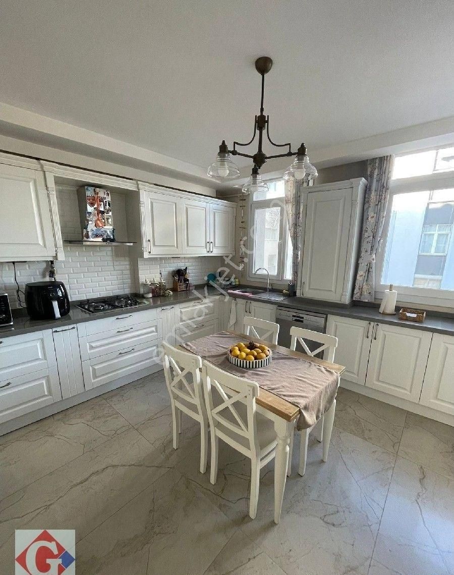 Görgün'den Toros Cad. Civarı 4+1 200m2 Gkb Otoparklı Daire