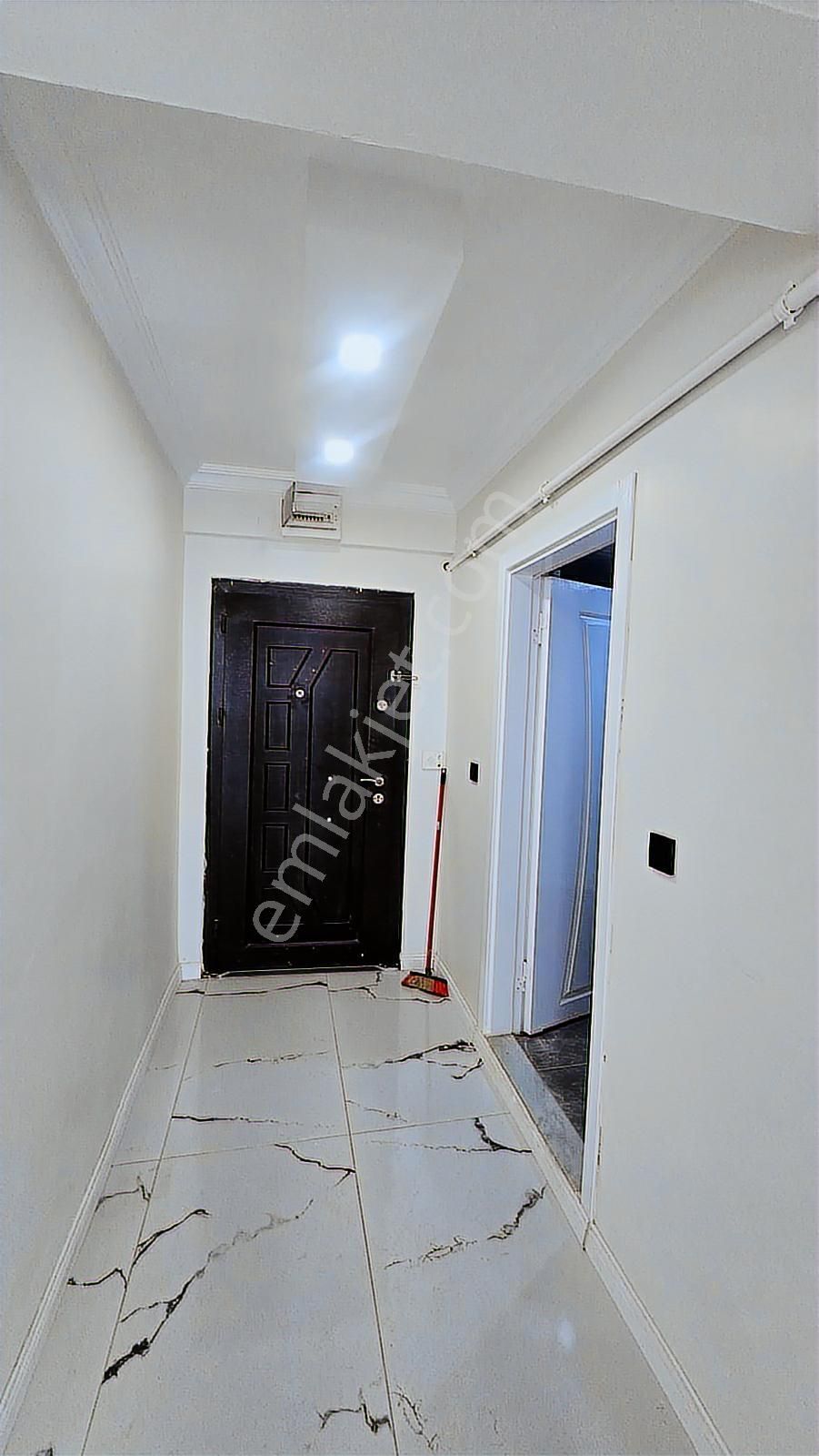 2+1 Kaplanlı Caddesi Üstünde Satılık Daire - Görsel 8