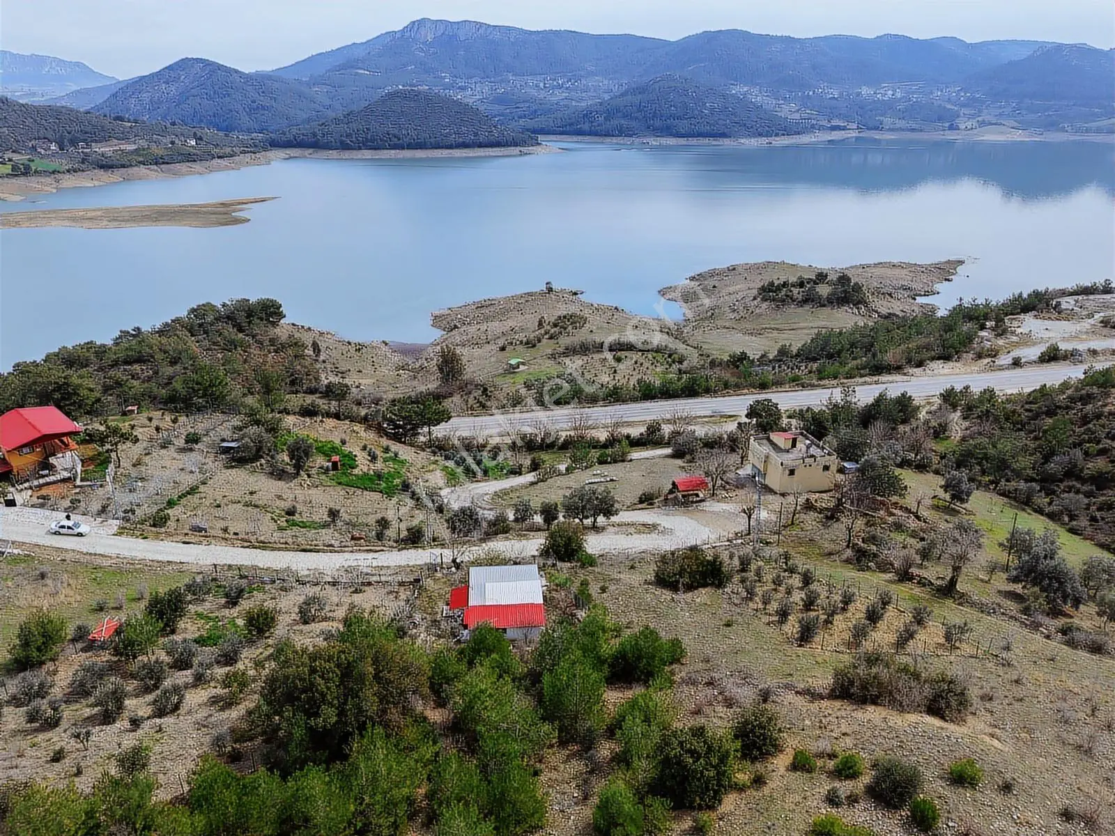 Kozan Gayrimenkulden Baraj Manzaralı Müstakil Ev