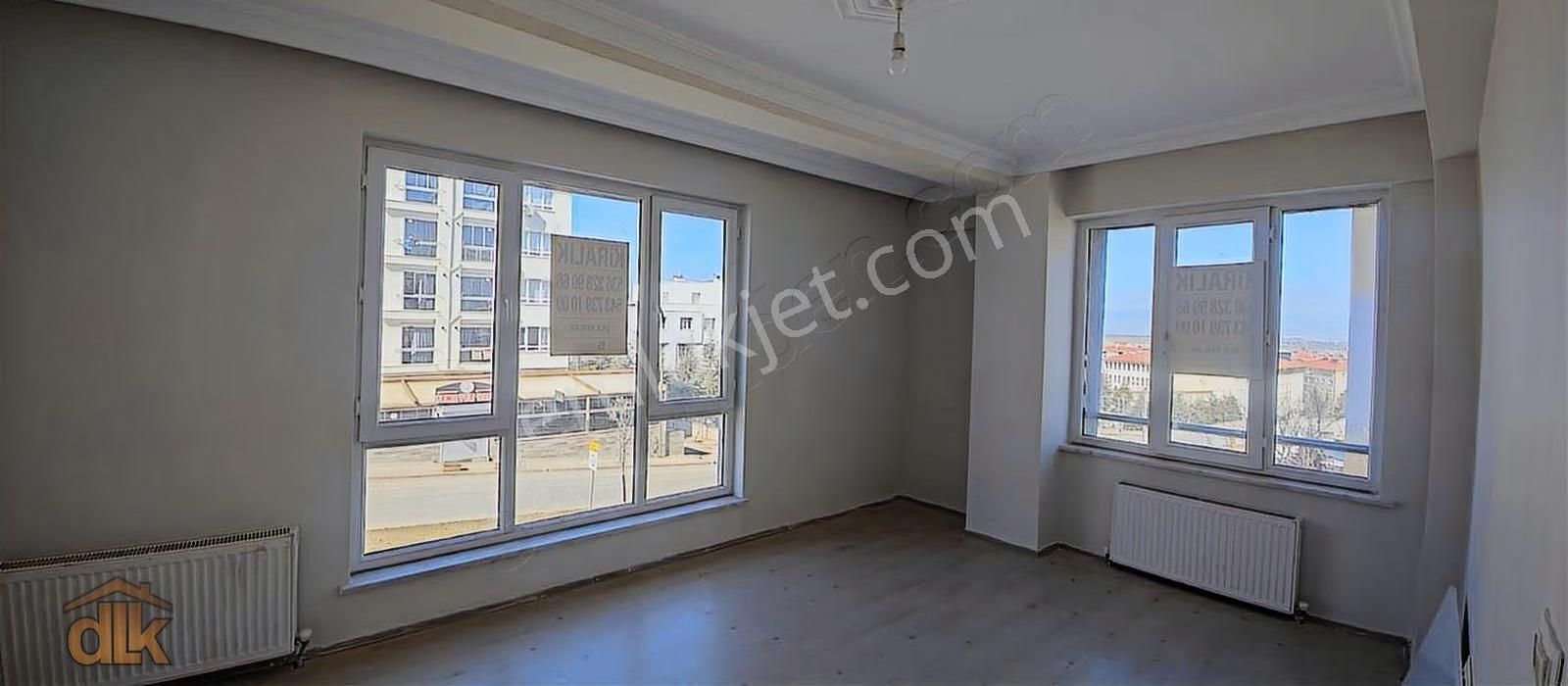 Tarih Bulvarında Cadde Üzerinde Kiralık 2+1