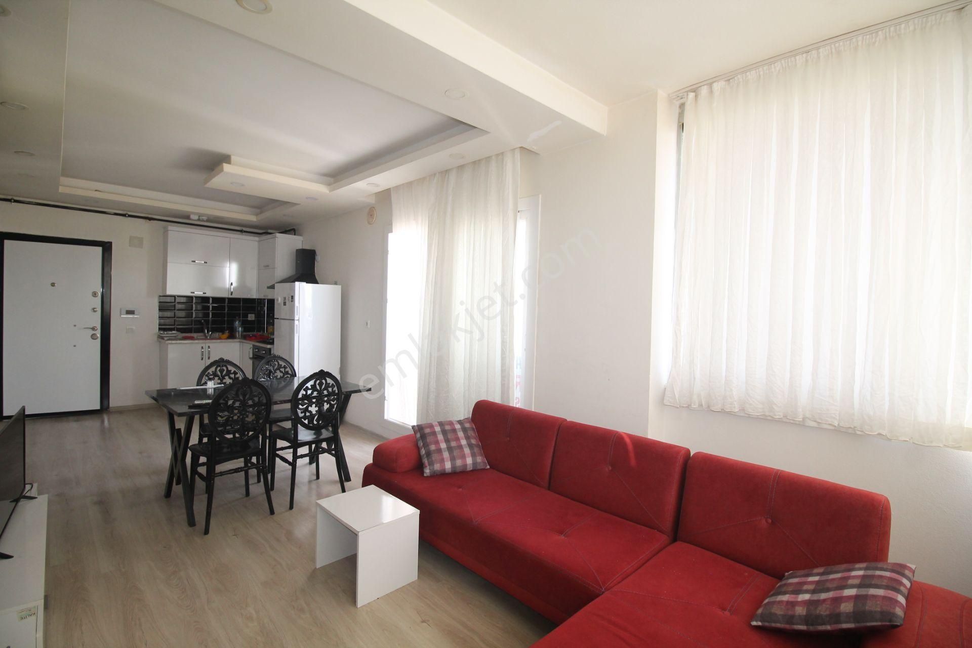 Retro’dan Üniversite Hastanesi Civarı Site İçi Doğalgazlı Kiralık 1+1