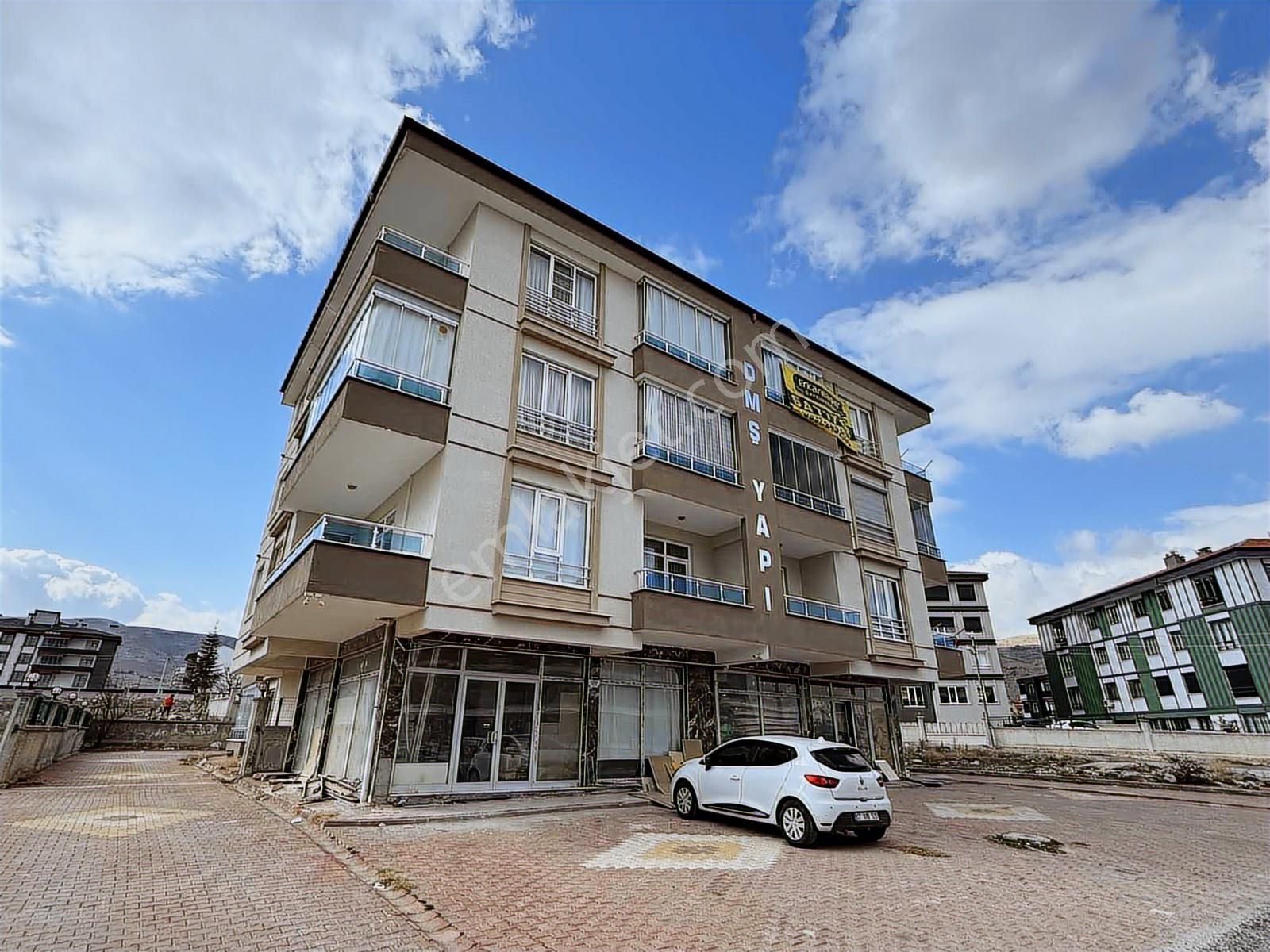 Selahattin Eyyubi Mah.de 165 M² Geniş Sıfır Ayarında 3+1 Daire - Görsel 13