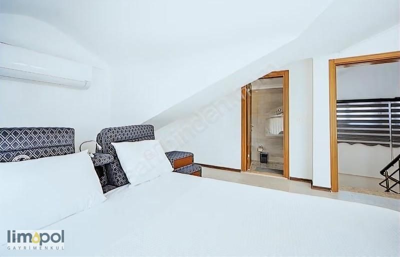 Lımopol Den Kapalı Havuzlu Hamamlı Vatandaslıga Uygun Vılla