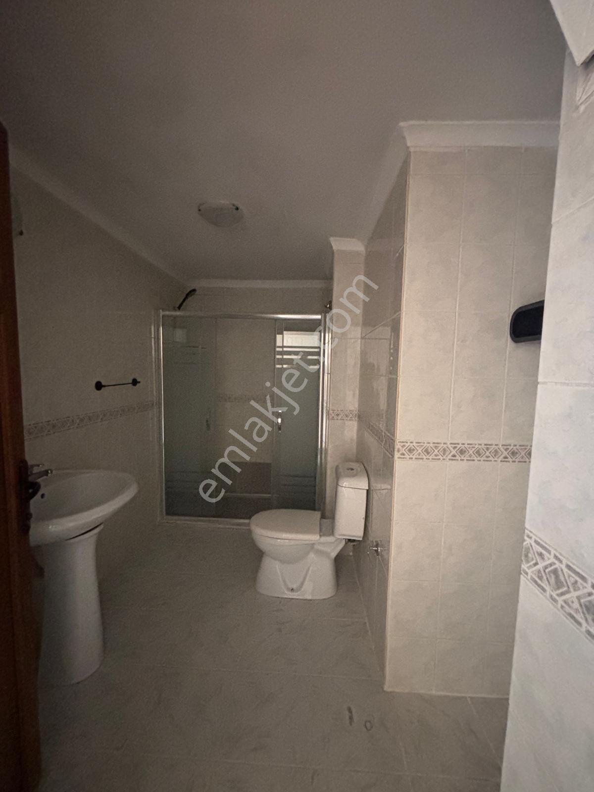 Maltepe Zümrütevlerde Oldukça Geniş Kullanışlı 3+1 Kiralık Daire - Görsel 17
