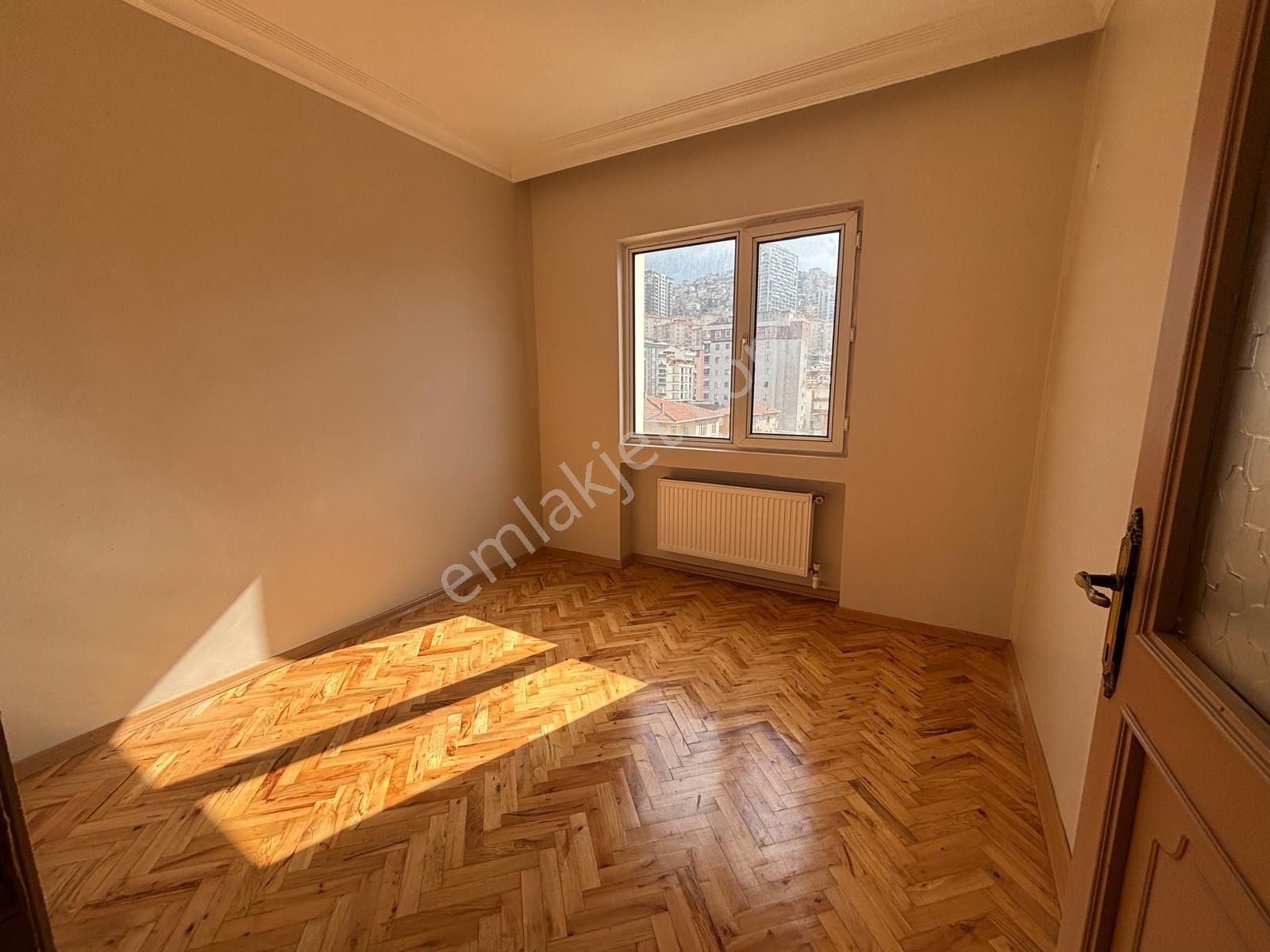 Maltepe Zümrütevlerde Oldukça Geniş Kullanışlı 3+1 Kiralık Daire - Görsel 13