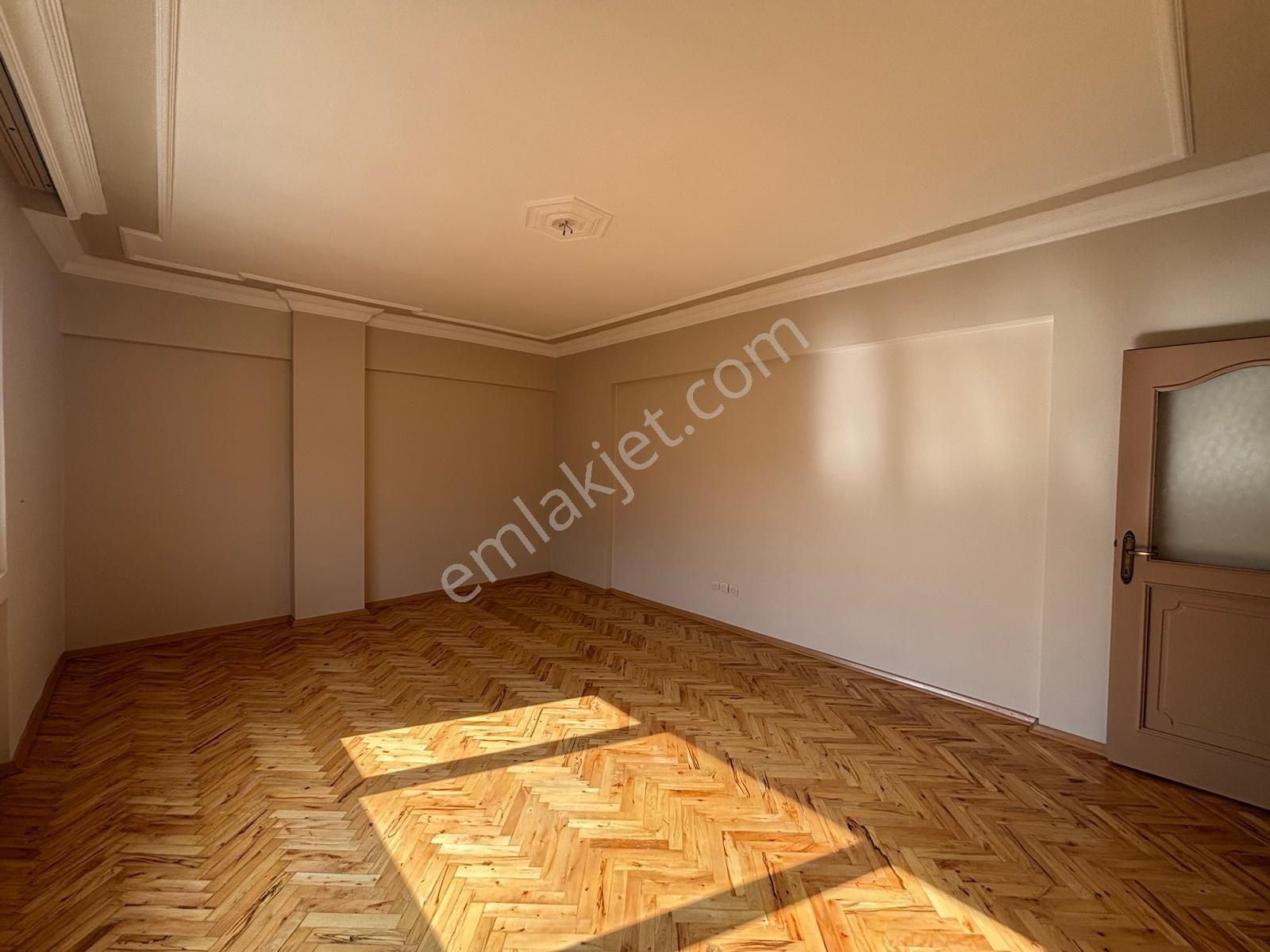 Maltepe Zümrütevlerde Oldukça Geniş Kullanışlı 3+1 Kiralık Daire - Görsel 4