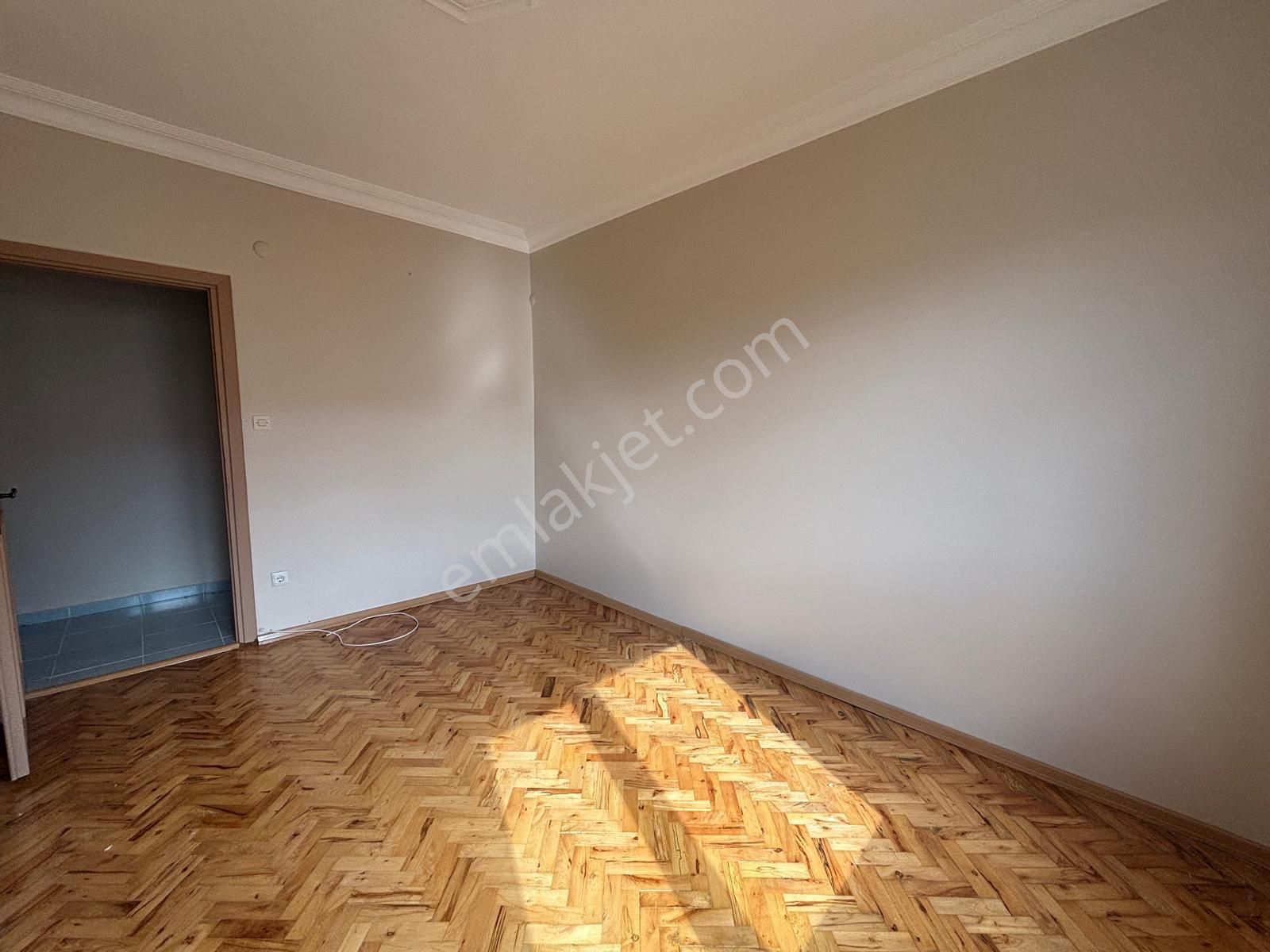 Maltepe Zümrütevlerde Oldukça Geniş Kullanışlı 3+1 Kiralık Daire - Görsel 15