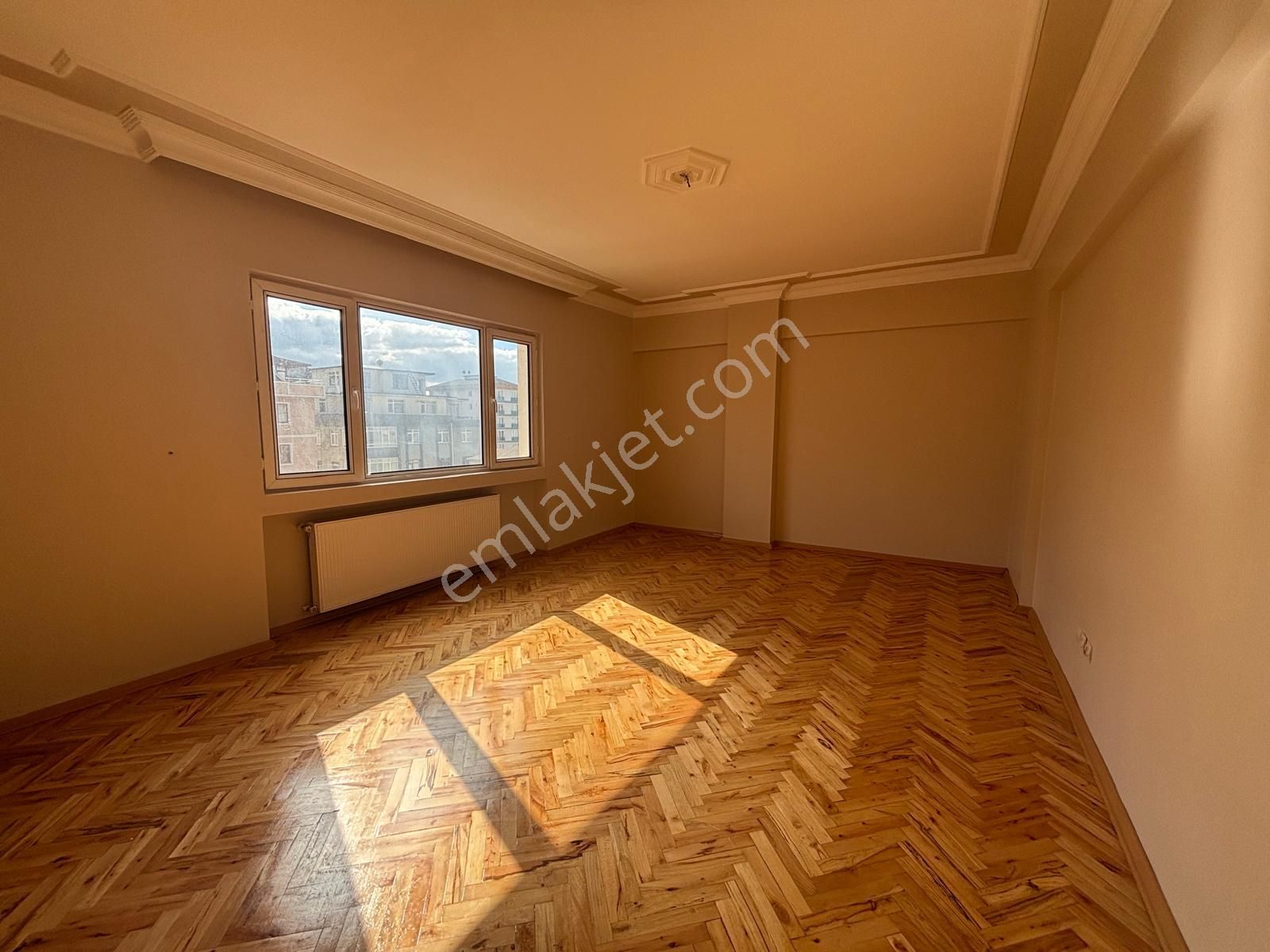 Maltepe Zümrütevlerde Oldukça Geniş Kullanışlı 3+1 Kiralık Daire - Görsel 2