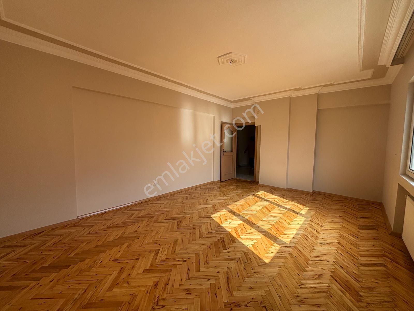 Maltepe Zümrütevlerde Oldukça Geniş Kullanışlı 3+1 Kiralık Daire - Görsel 3