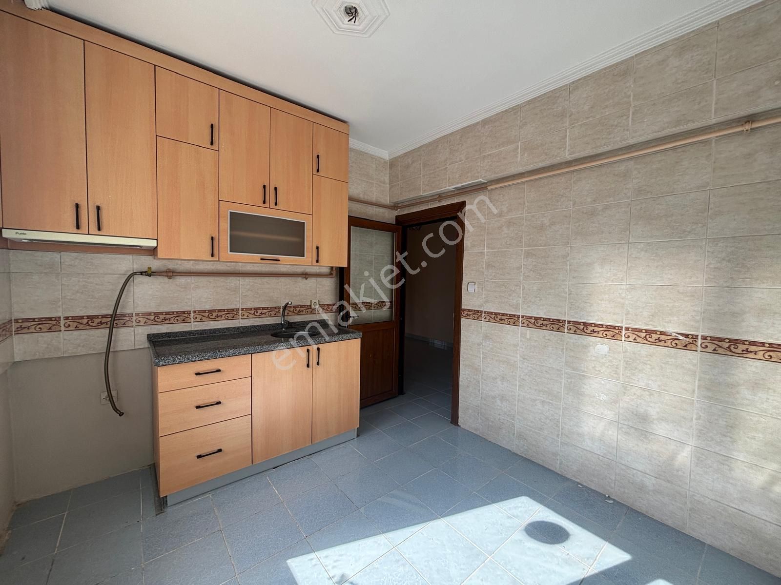 Maltepe Zümrütevlerde Oldukça Geniş Kullanışlı 3+1 Kiralık Daire - Görsel 6