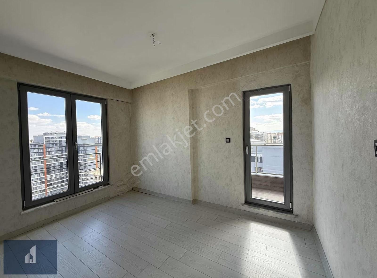 Kadir Dikici'den Ağaoğlu Rezidans'da Kiralık 4+1 Lüks Daire - Görsel 2