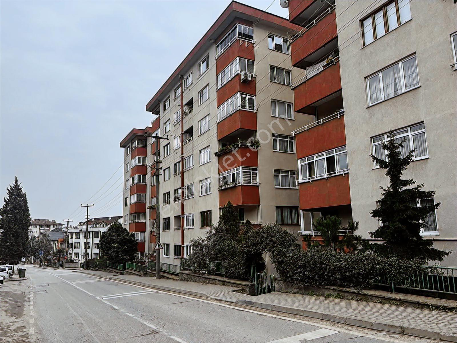 İzmit Plajyolu Mevkinde Satılık Fırsat 3+1 Ara Kat Daire - Görsel 22