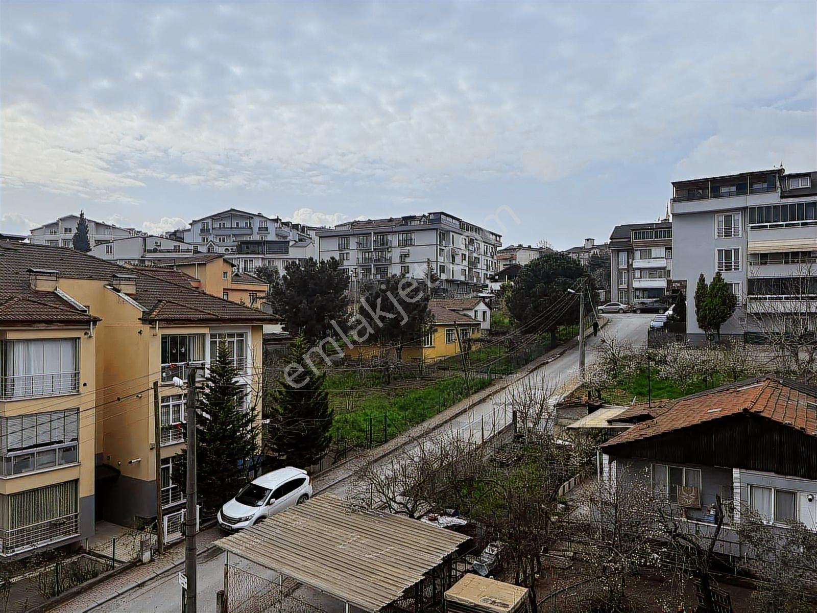 İzmit Plajyolu Mevkinde Satılık Fırsat 3+1 Ara Kat Daire - Görsel 25
