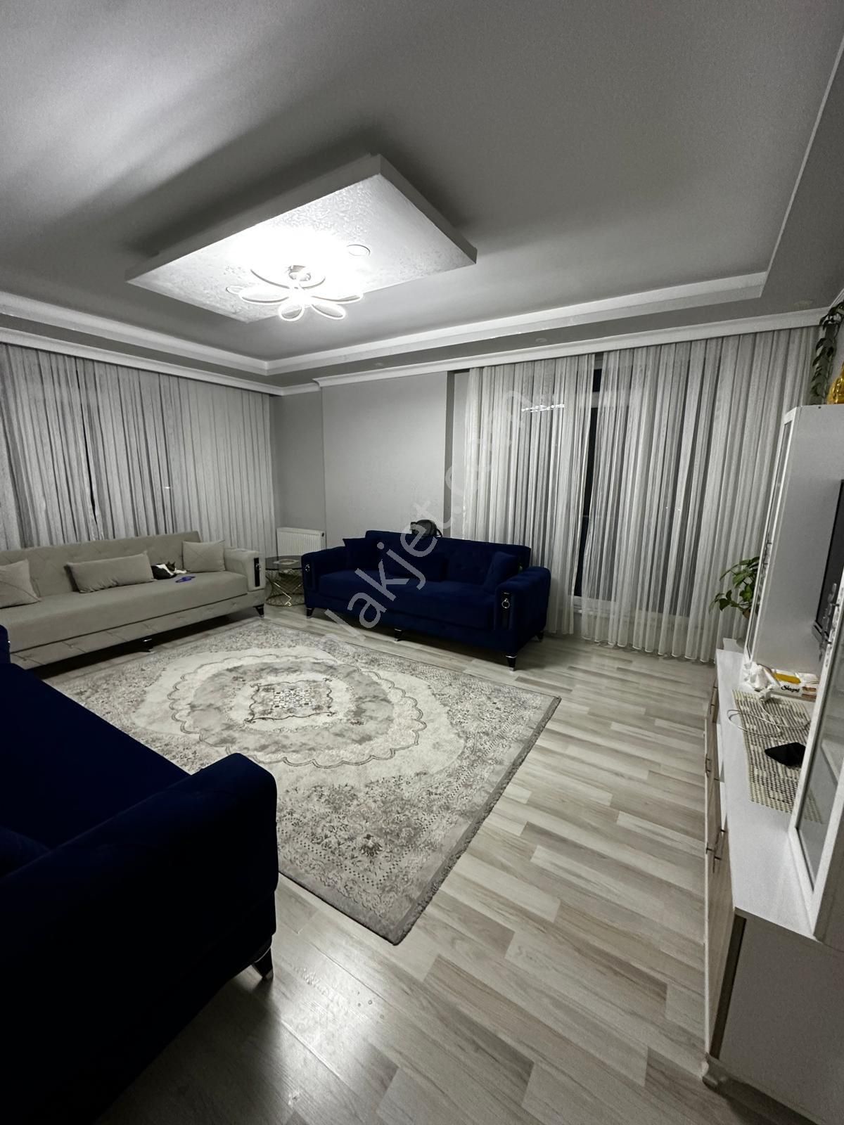 Habipler Mah Site İçi 3+1 125 M2 8. Kat Boş Temiz Asansörlü Otoparklı Kiralık Daire