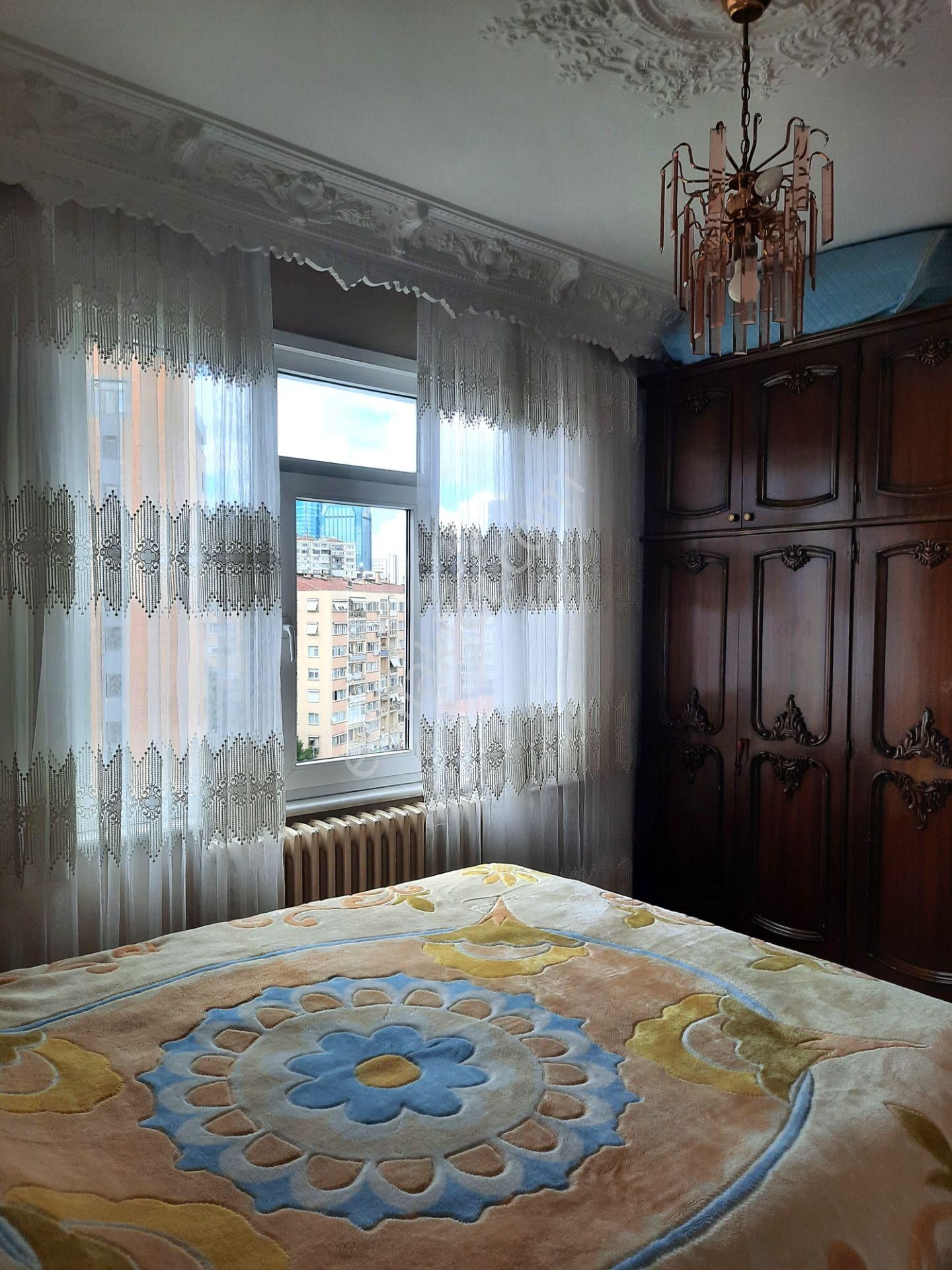 Gayrettepe Merkezde 3+1 165 M2 7. Kat Deniz Manzaralı Otoparklı Çift Asansörlü Full Eşyalı Daire - Görsel 13