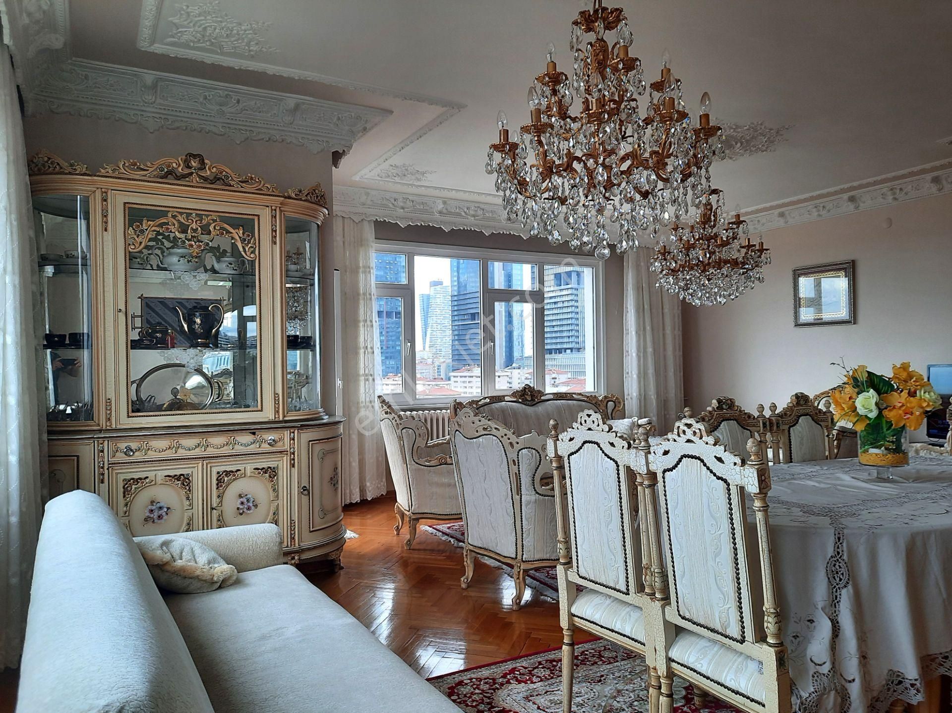 Gayrettepe Merkezde 3+1 165 M2 7. Kat Deniz Manzaralı Otoparklı Çift Asansörlü Full Eşyalı Daire - Görsel 4