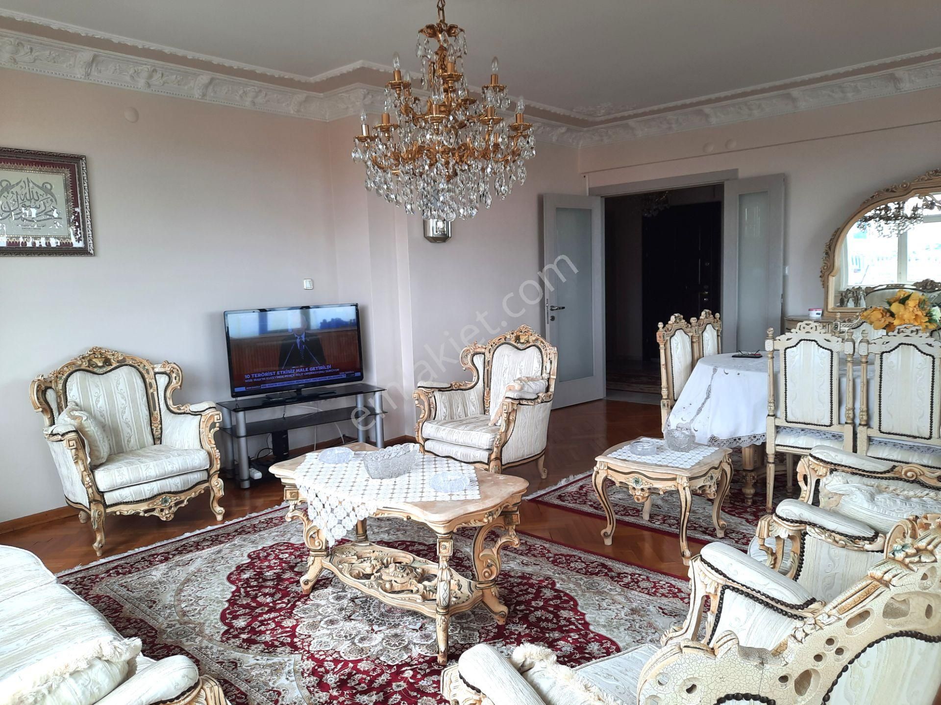 Gayrettepe Merkezde 3+1 165 M2 7. Kat Deniz Manzaralı Otoparklı Çift Asansörlü Full Eşyalı Daire - Görsel 8