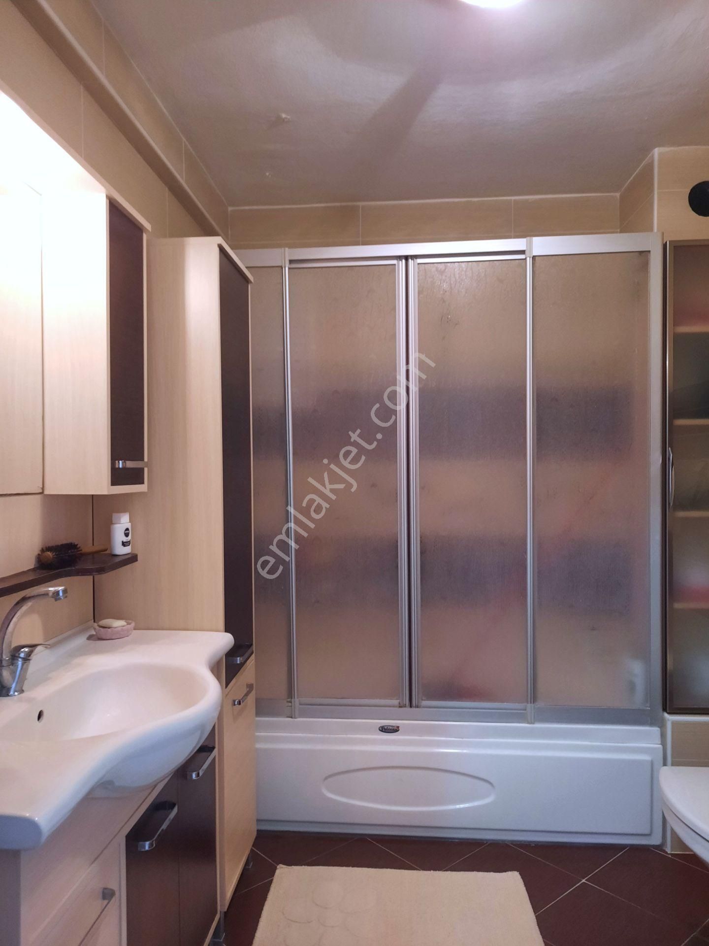 Gayrettepe Merkezde 3+1 165 M2 7. Kat Deniz Manzaralı Otoparklı Çift Asansörlü Full Eşyalı Daire - Görsel 26