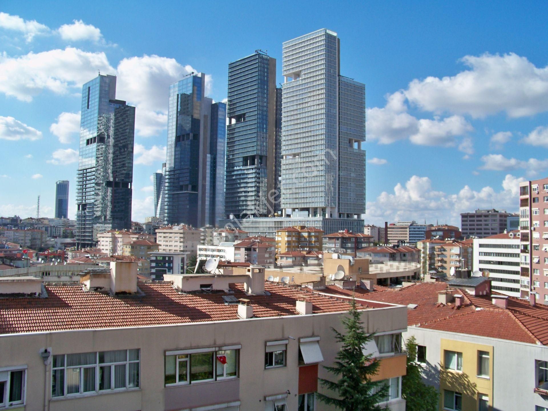 Gayrettepe Merkezde 3+1 165 M2 7. Kat Deniz Manzaralı Otoparklı Çift Asansörlü Full Eşyalı Daire - Görsel 33