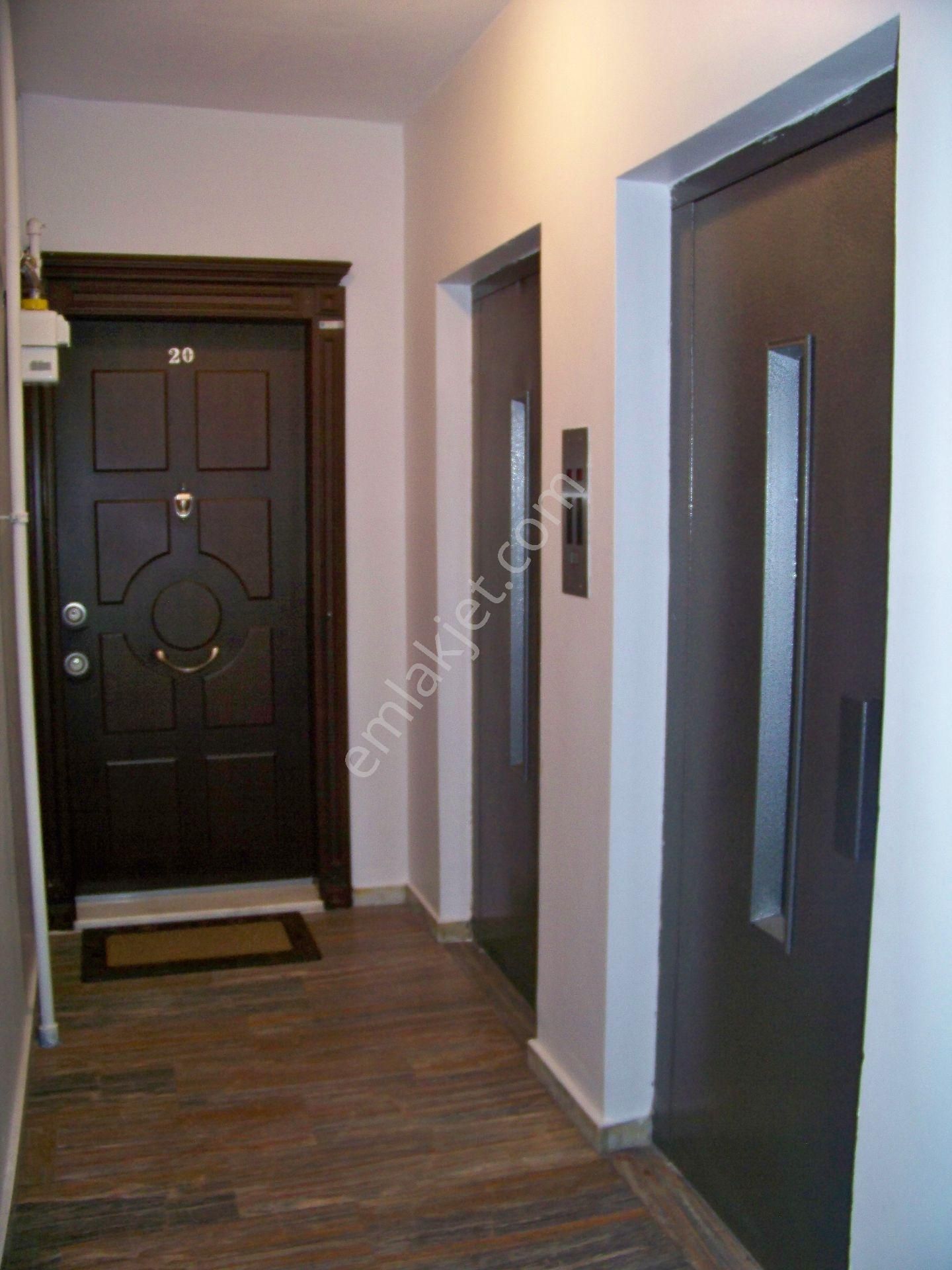 Gayrettepe Merkezde 3+1 165 M2 7. Kat Deniz Manzaralı Otoparklı Çift Asansörlü Full Eşyalı Daire - Görsel 31