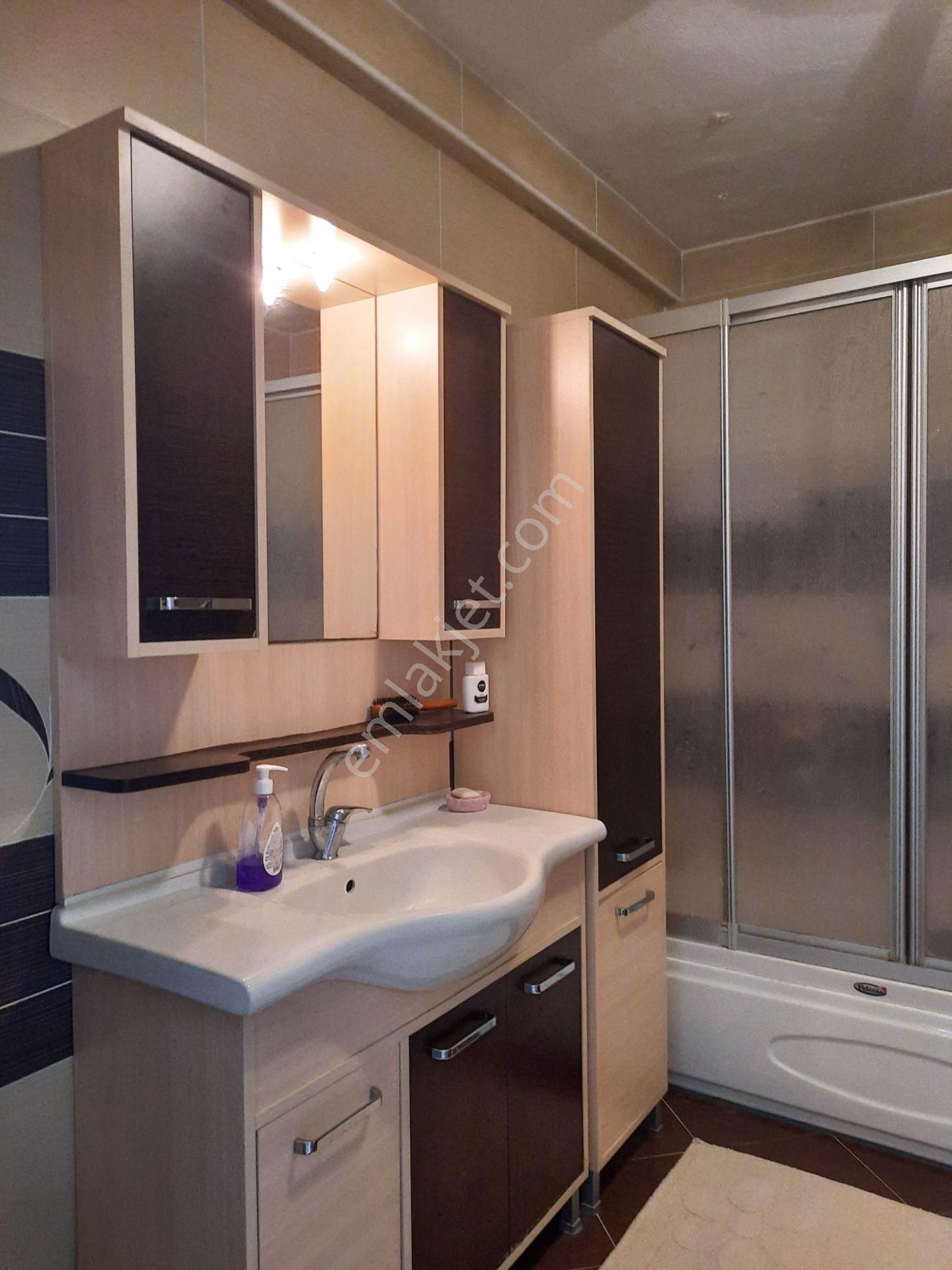 Gayrettepe Merkezde 3+1 165 M2 7. Kat Deniz Manzaralı Otoparklı Çift Asansörlü Full Eşyalı Daire - Görsel 25