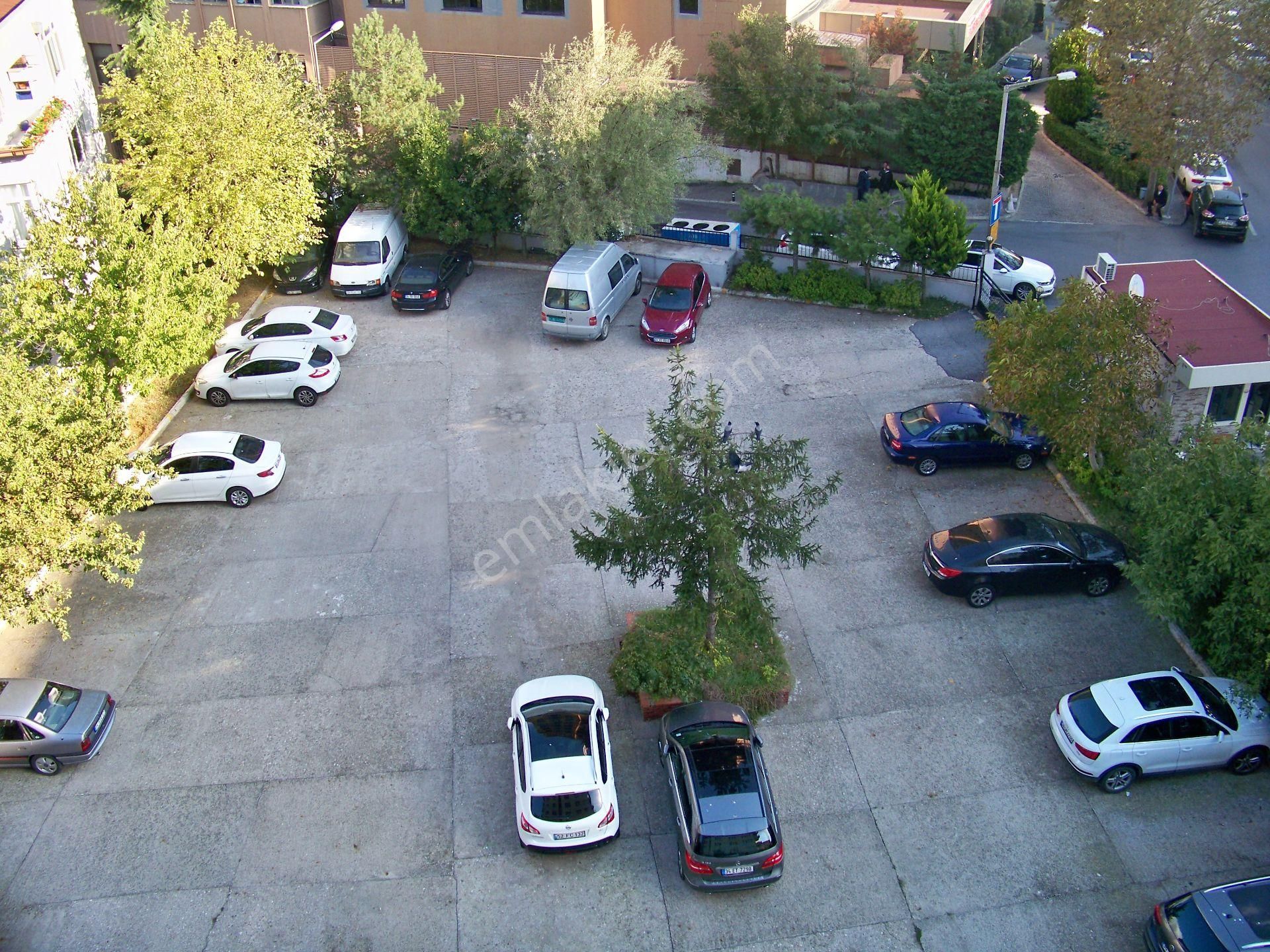 Gayrettepe Merkezde 3+1 165 M2 7. Kat Deniz Manzaralı Otoparklı Çift Asansörlü Full Eşyalı Daire - Görsel 32