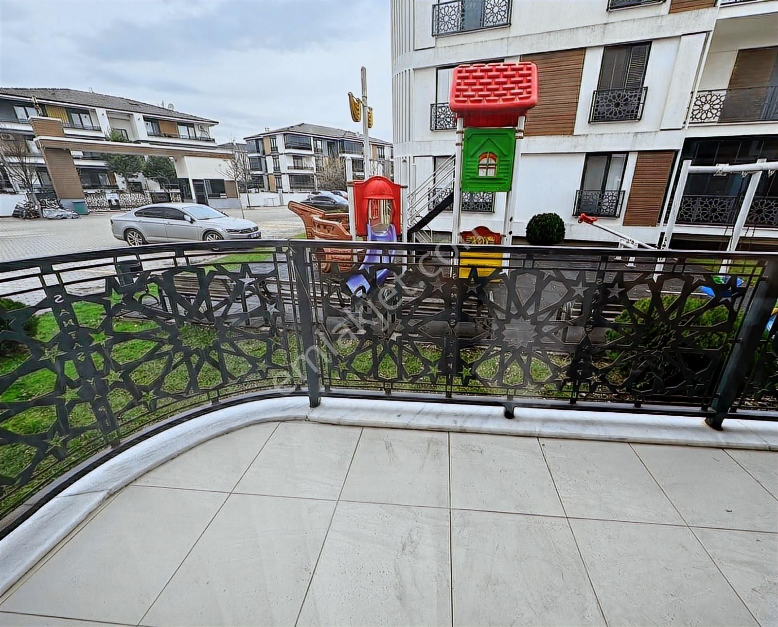 Remax Hür Ayfer Sever'den Satılık Daire Santaş Corner Sitesi - Görsel 4
