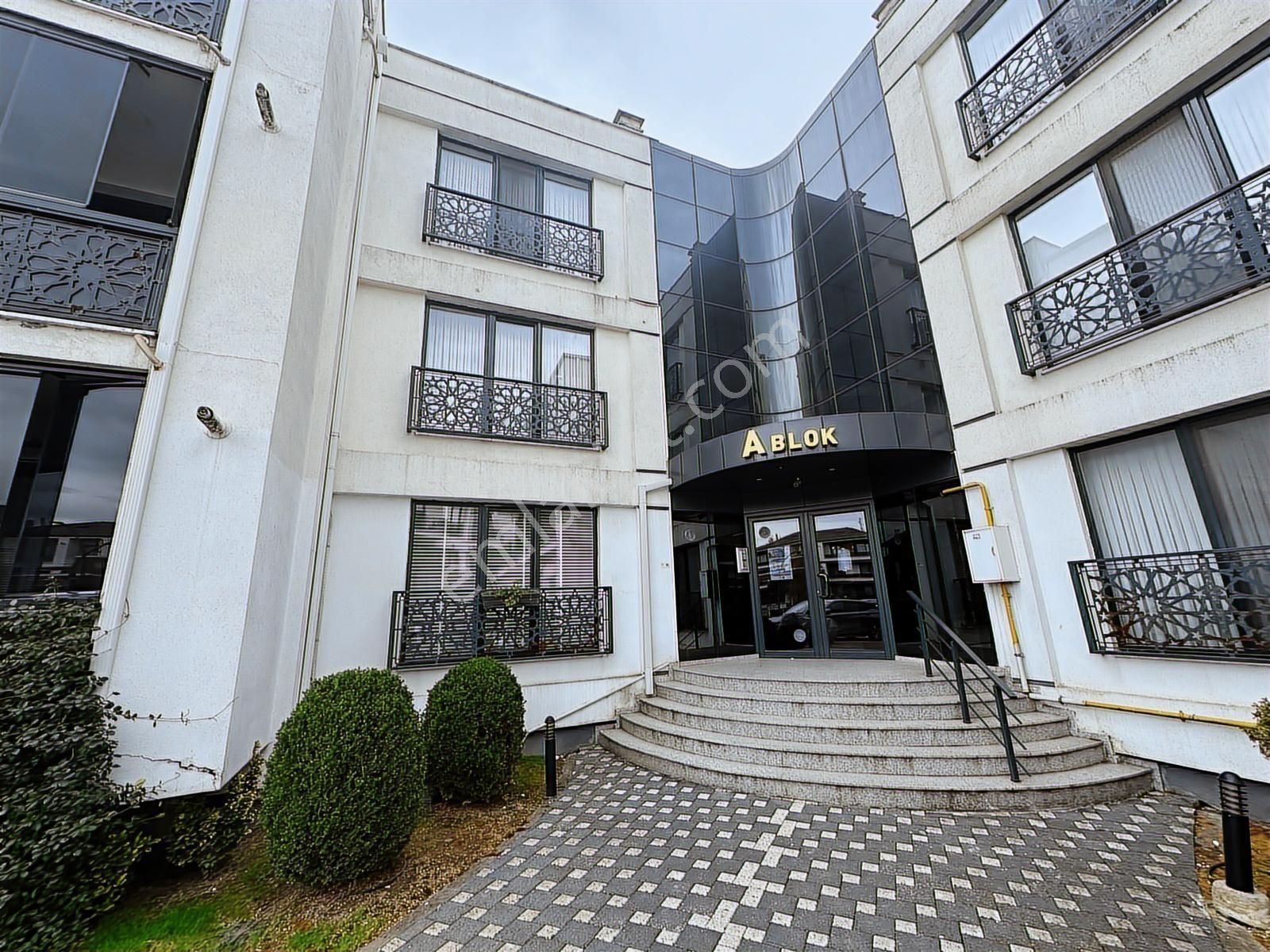 Remax Hür Ayfer Sever'den Satılık Daire Santaş Corner Sitesi - Görsel 13