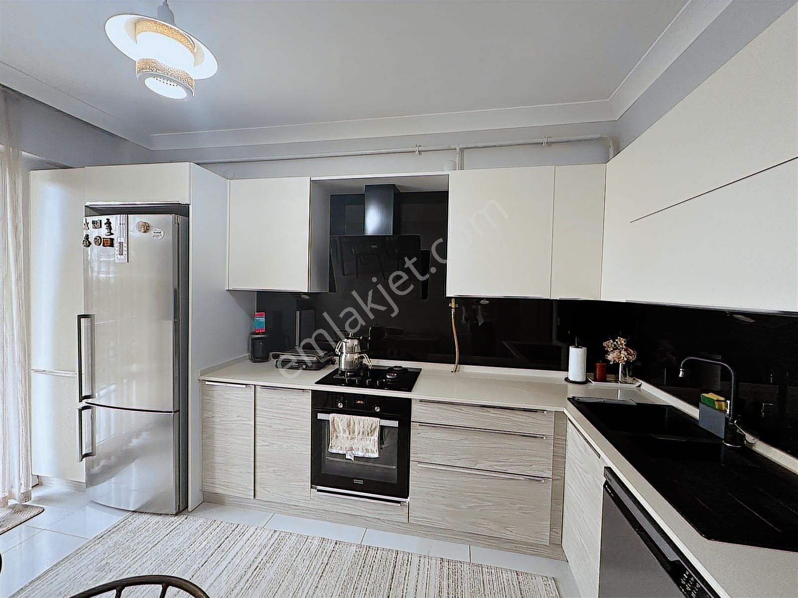 Remax Hür Ayfer Sever'den Satılık Daire Santaş Corner Sitesi - Görsel 6