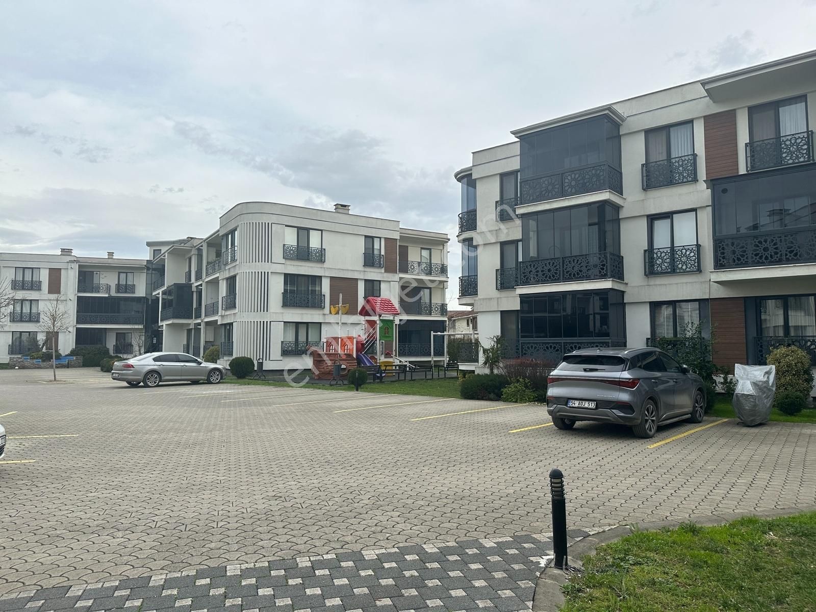 Remax Hür Ayfer Sever'den Satılık Daire Santaş Corner Sitesi - Görsel 18